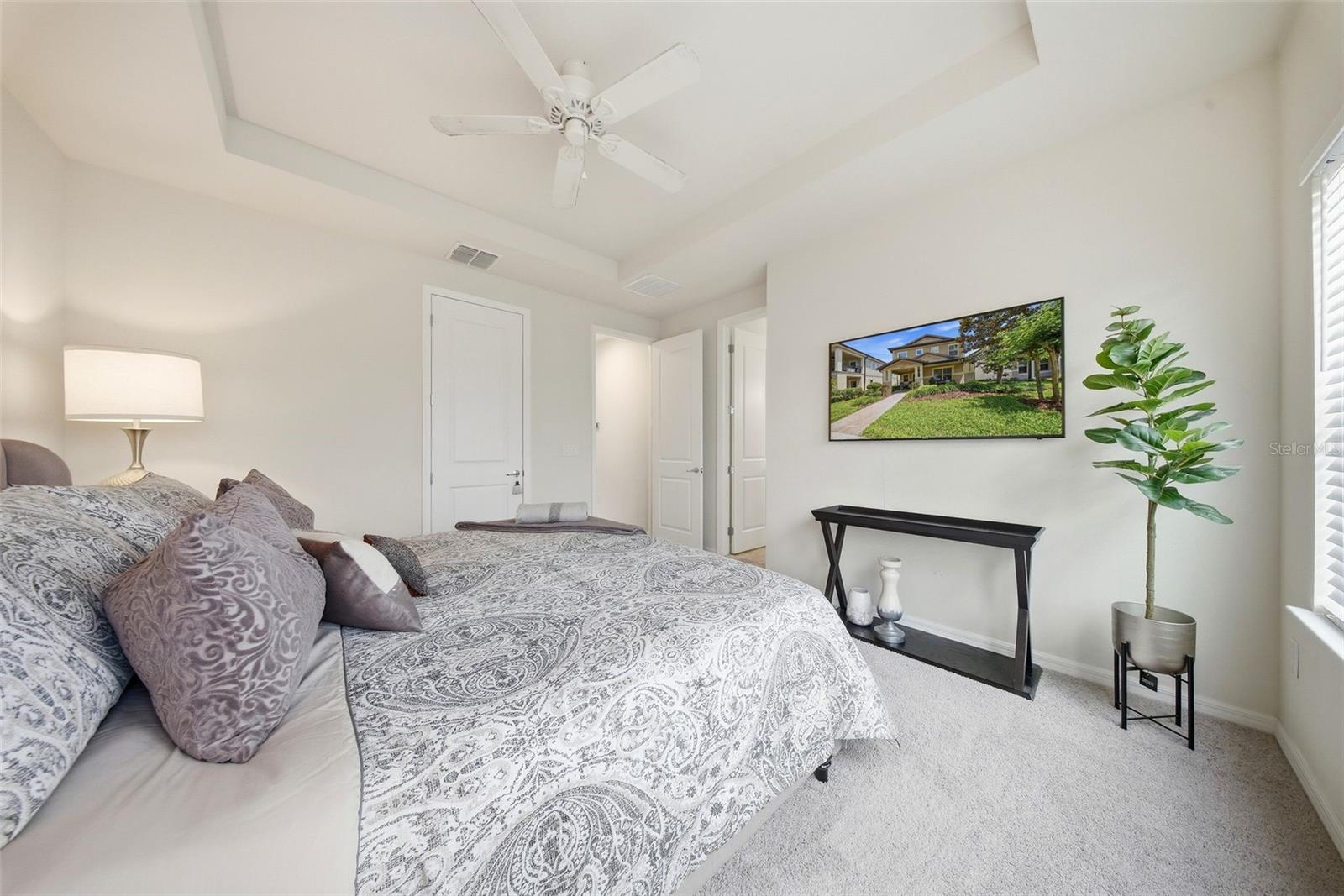 5920 VILLAGE CENTER DR, LITHIA, FL, 33547