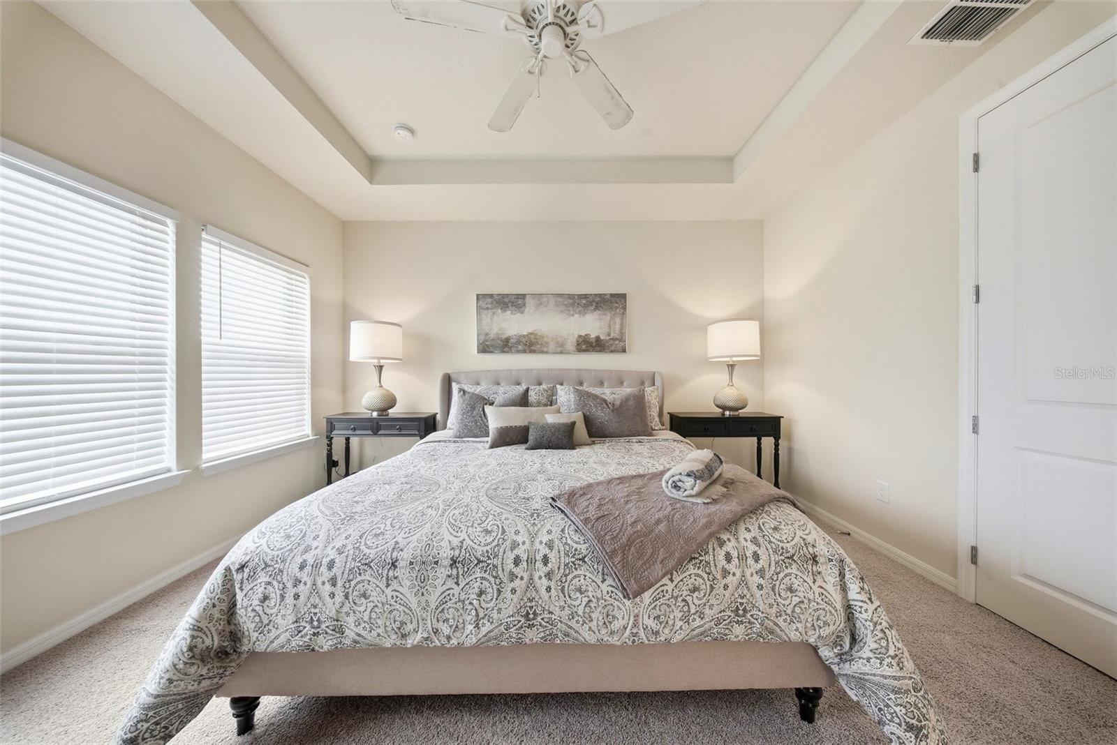 5920 VILLAGE CENTER DR, LITHIA, FL, 33547