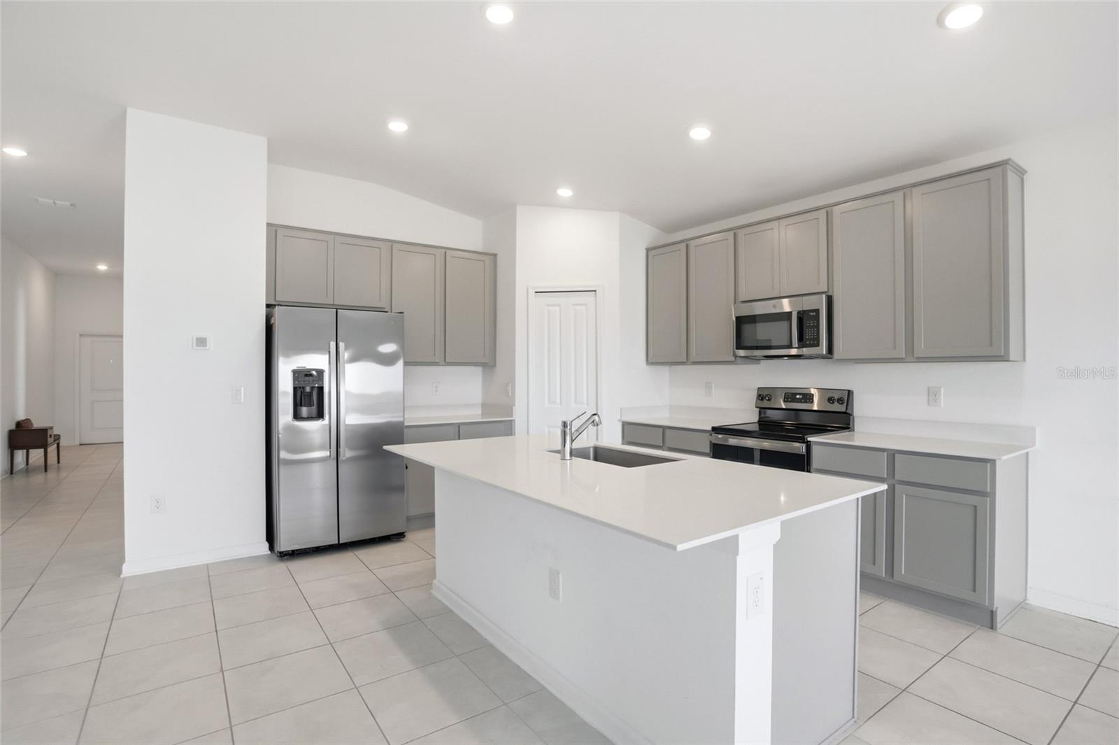 740 TROTTERS DR, EAGLE LAKE, FL, 33839