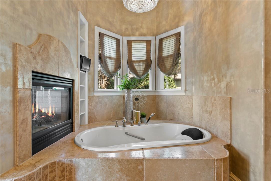 6308 MARBELLA BLVD, APOLLO BEACH, FL, 33572