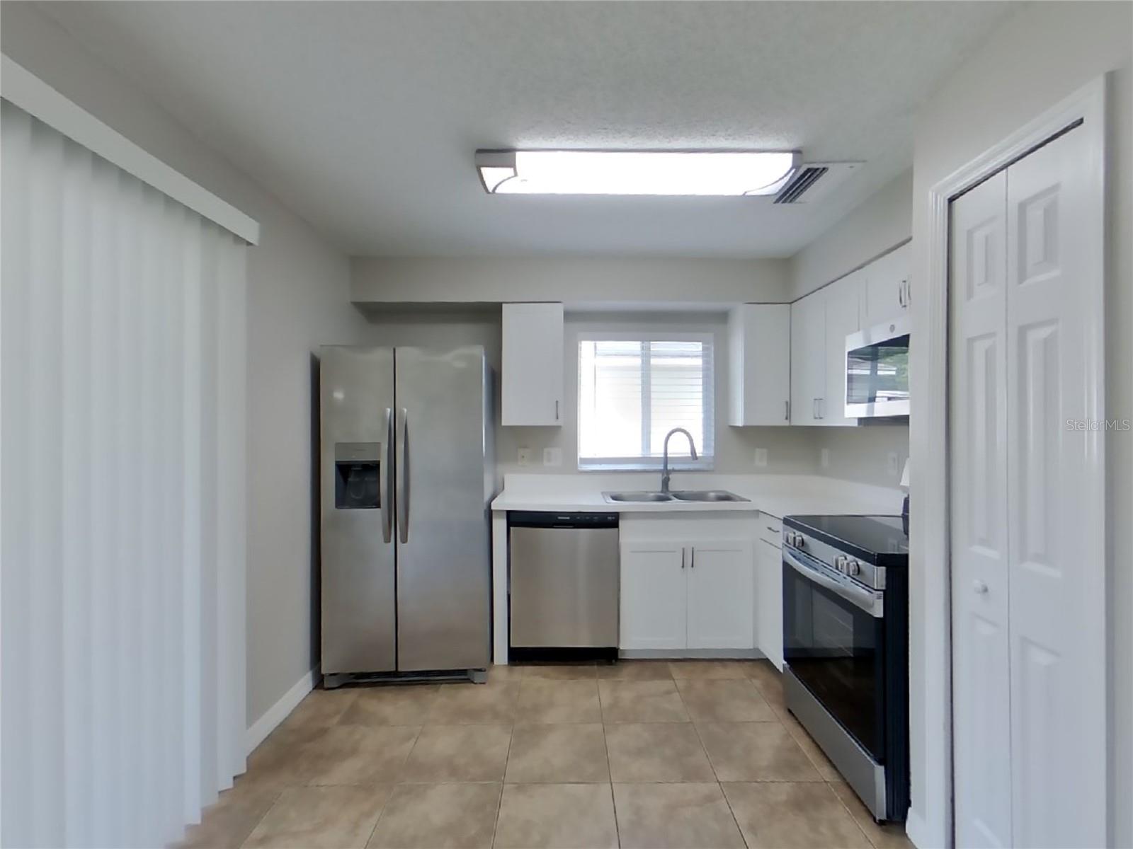 COUNTRY HILLS EAST UNIT SEVEN, PLANT CITY, FL, 33563