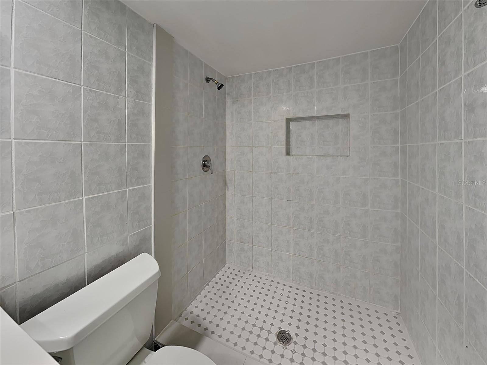 NORTH LAKES SEC B UNIT, TAMPA, FL, 33618