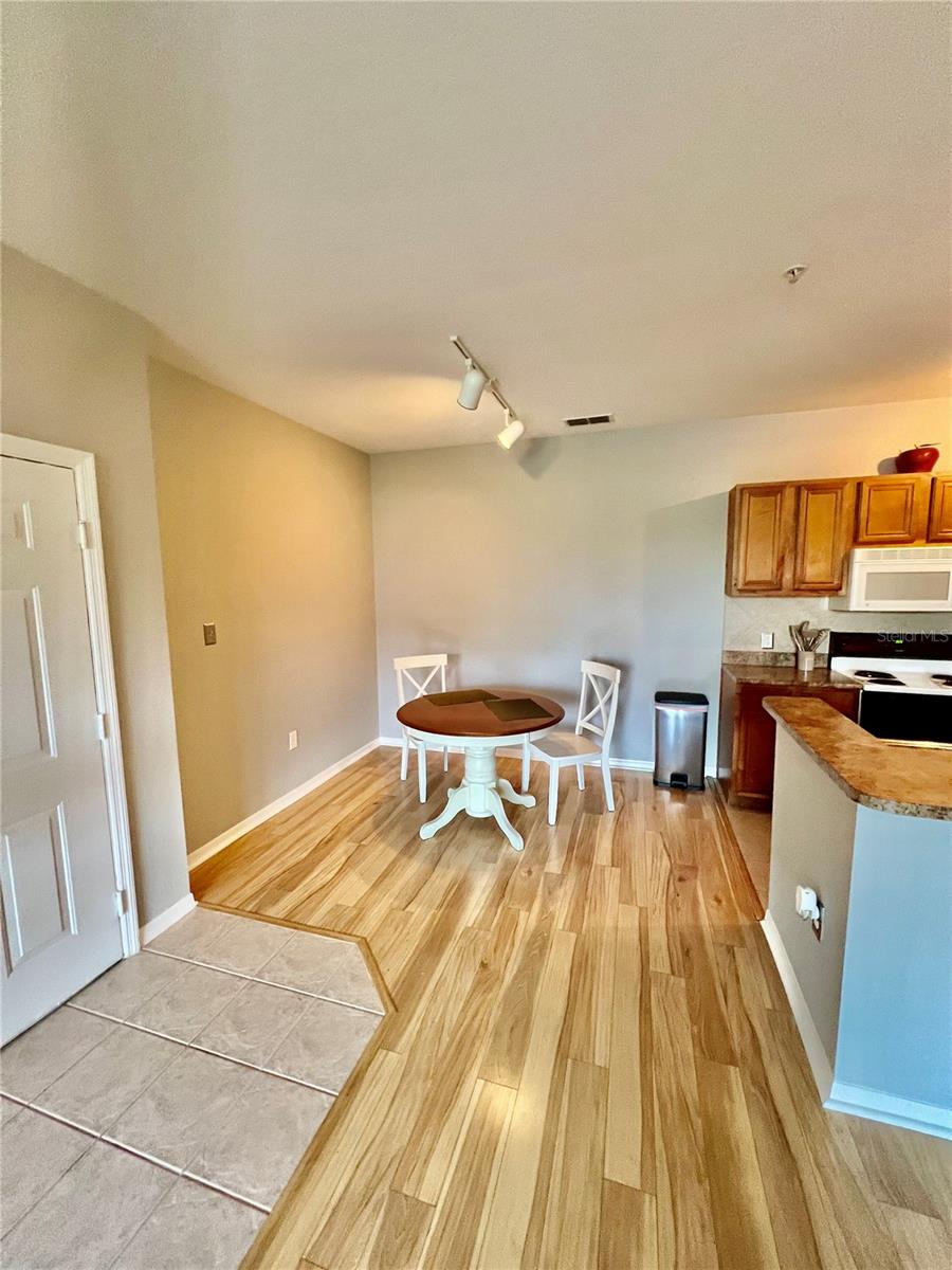 8377 38TH STREET CIR E #106, SARASOTA, FL, 34243