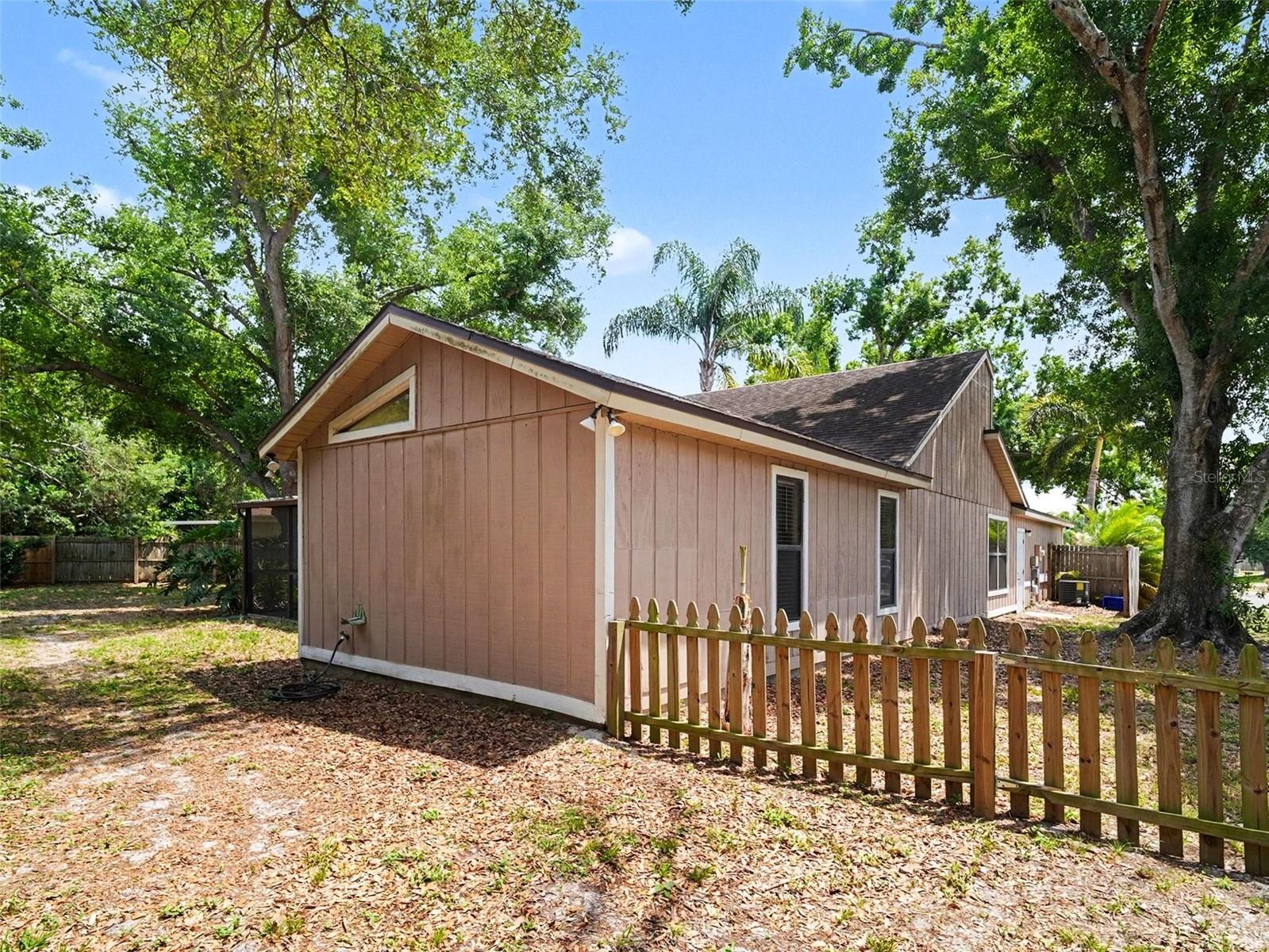 8211 COUNTRY OAKS CT, SARASOTA, FL, 34243