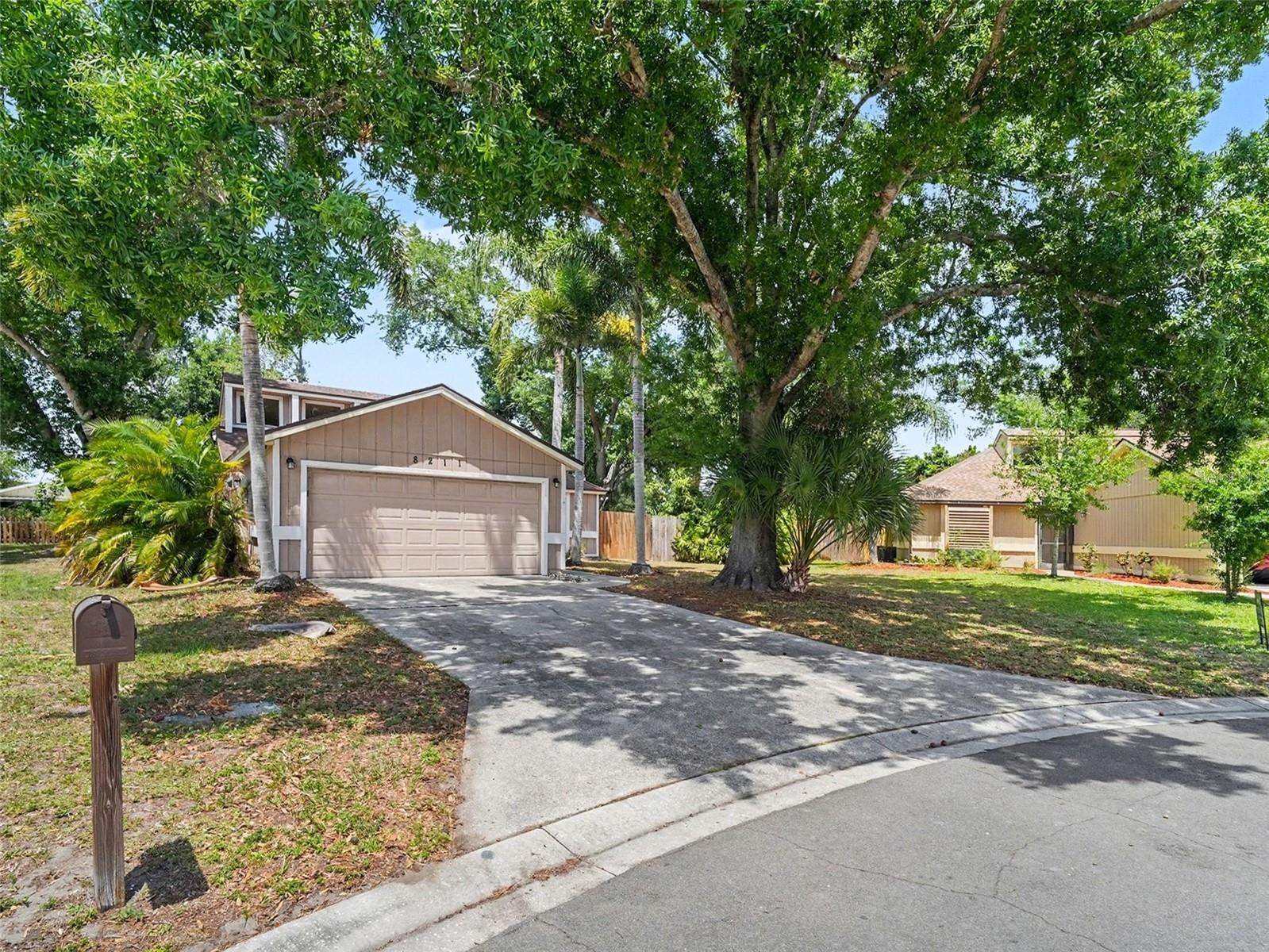 8211 COUNTRY OAKS CT, SARASOTA, FL, 34243