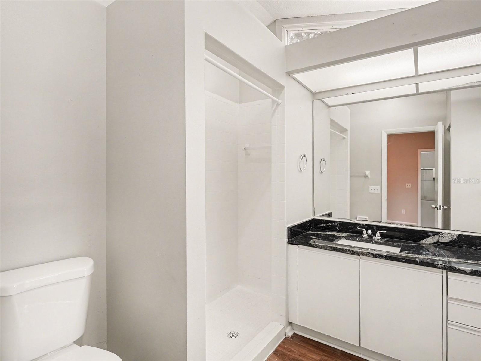 8211 COUNTRY OAKS CT, SARASOTA, FL, 34243