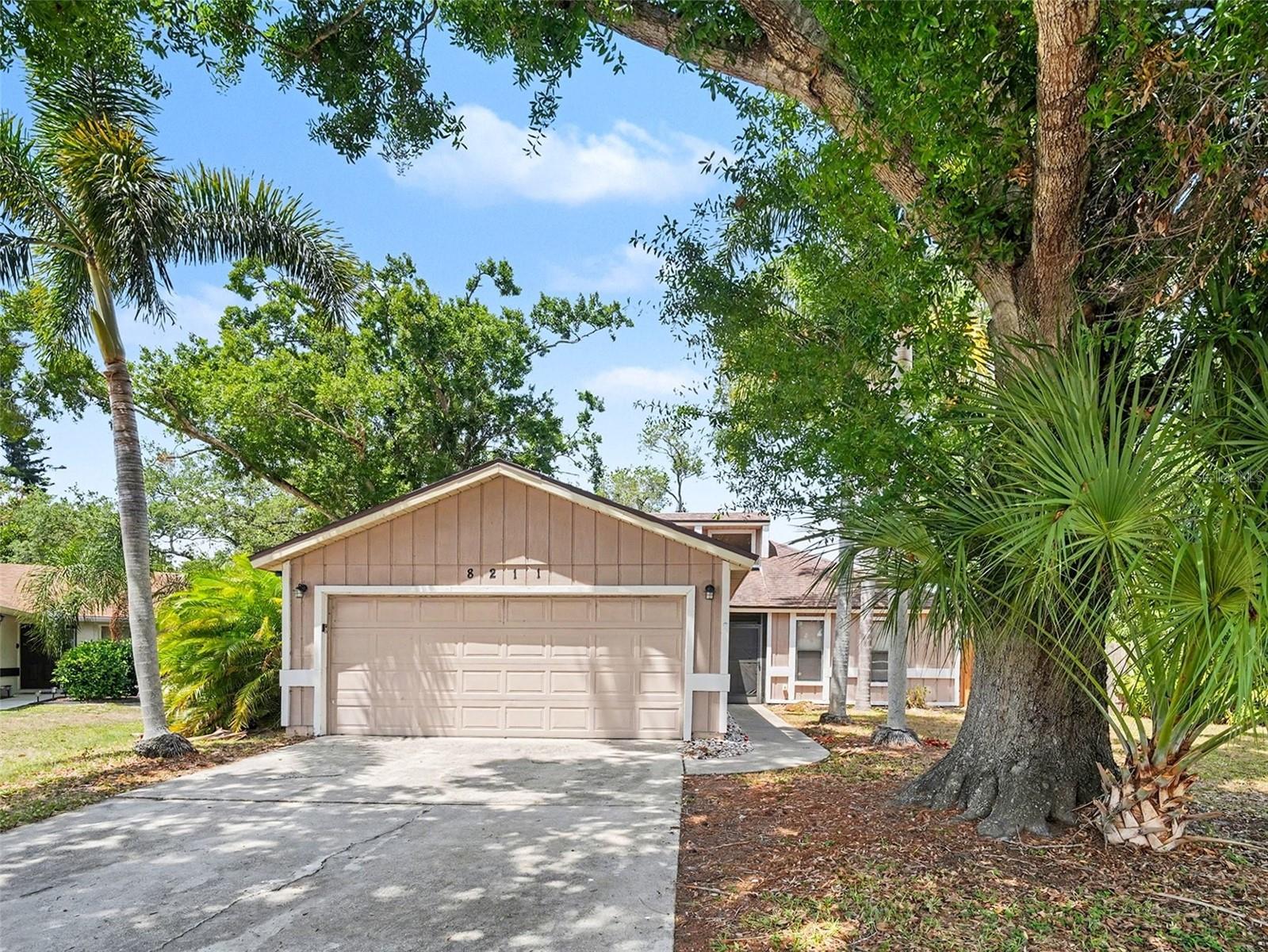 8211 COUNTRY OAKS CT, SARASOTA, FL, 34243