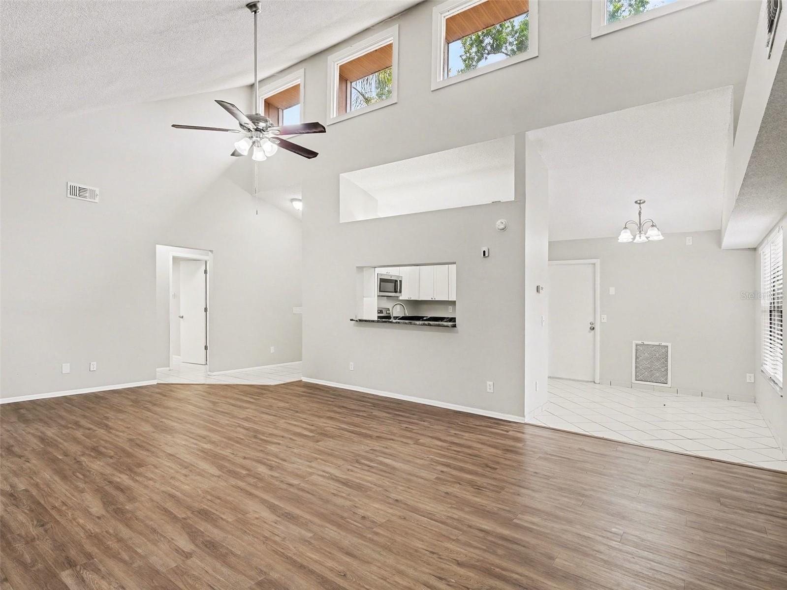 8211 COUNTRY OAKS CT, SARASOTA, FL, 34243