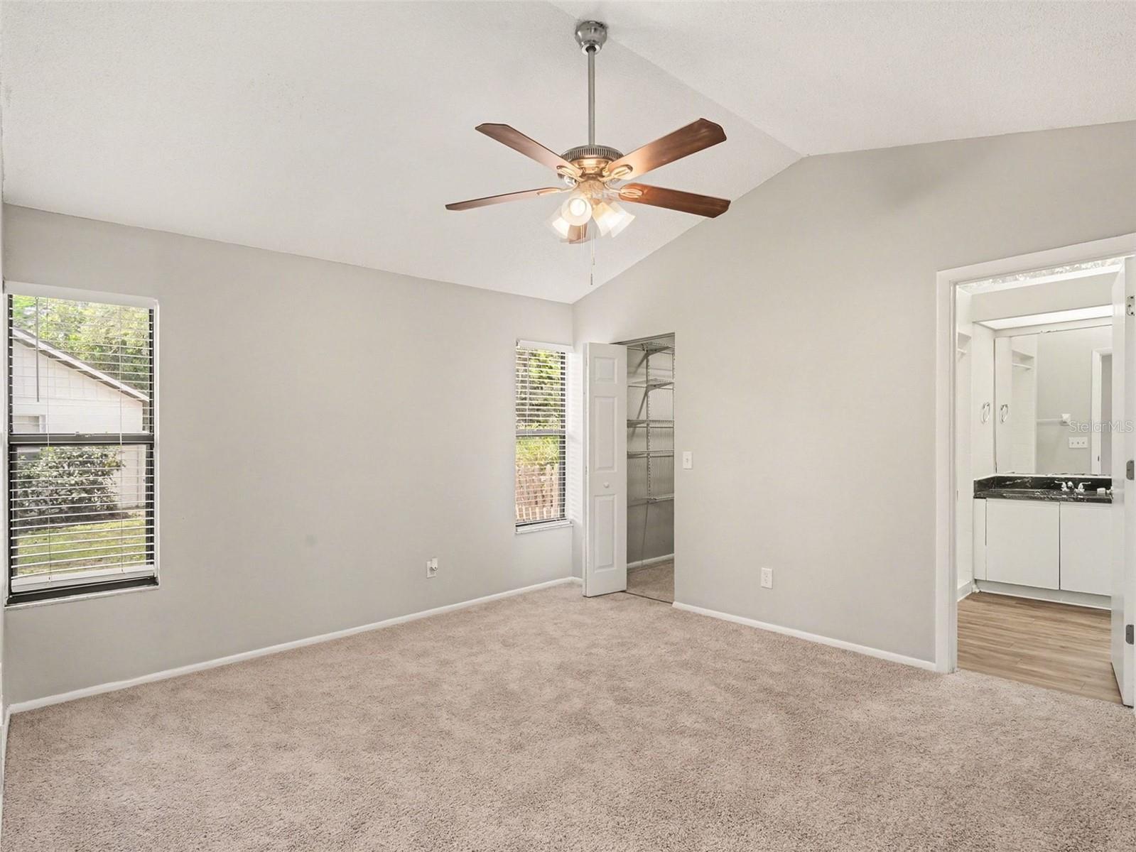 8211 COUNTRY OAKS CT, SARASOTA, FL, 34243