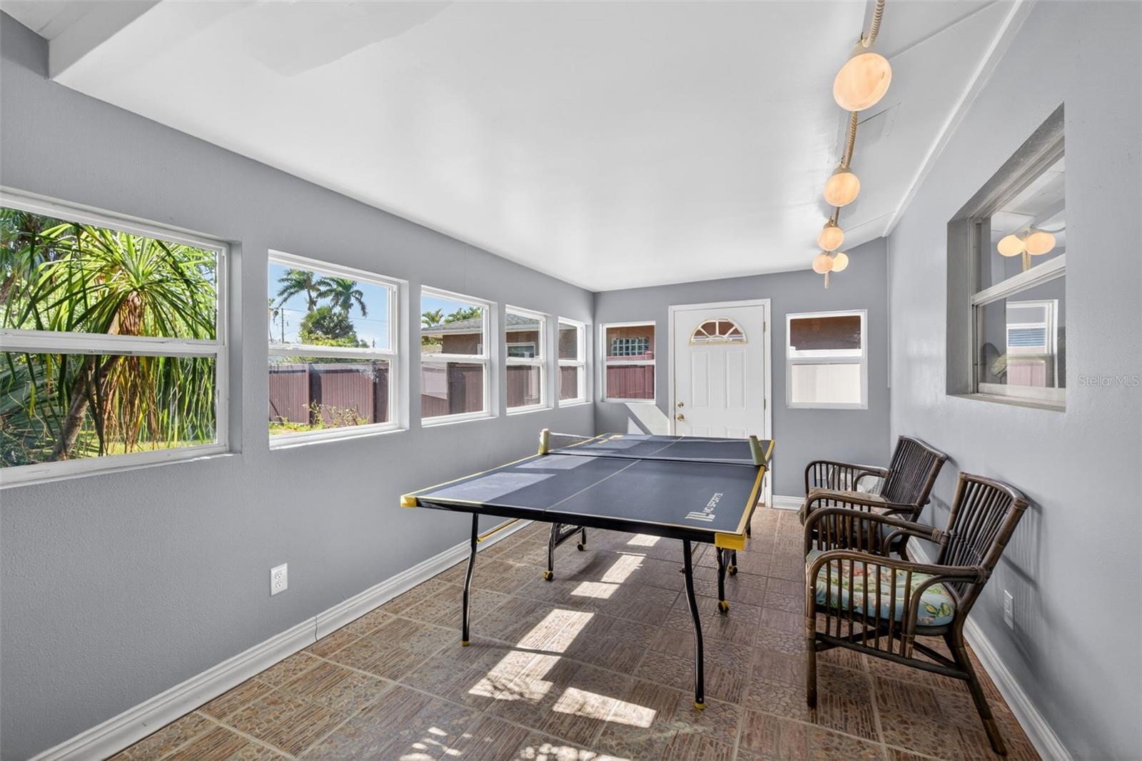 5810 VENETIAN BLVD NE, ST PETERSBURG, FL, 33703