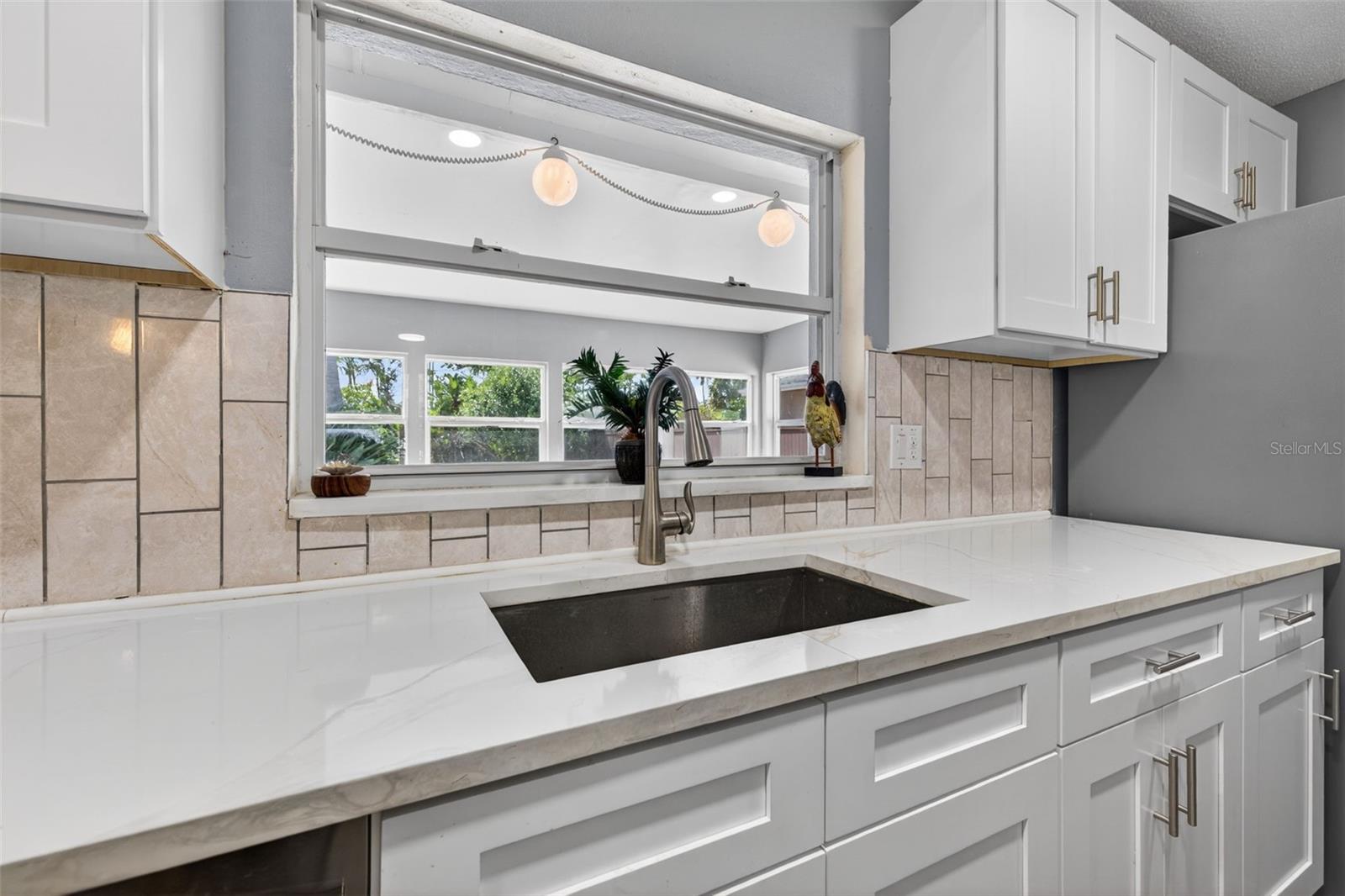 5810 VENETIAN BLVD NE, ST PETERSBURG, FL, 33703