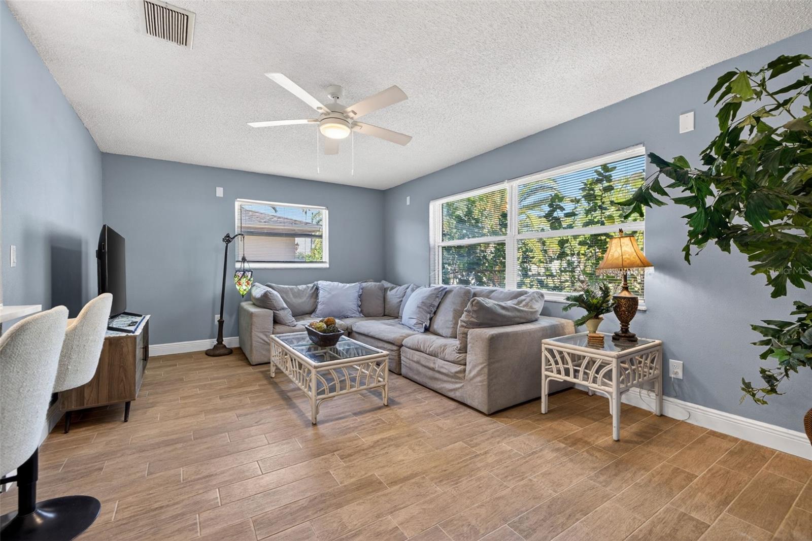 5810 VENETIAN BLVD NE, ST PETERSBURG, FL, 33703