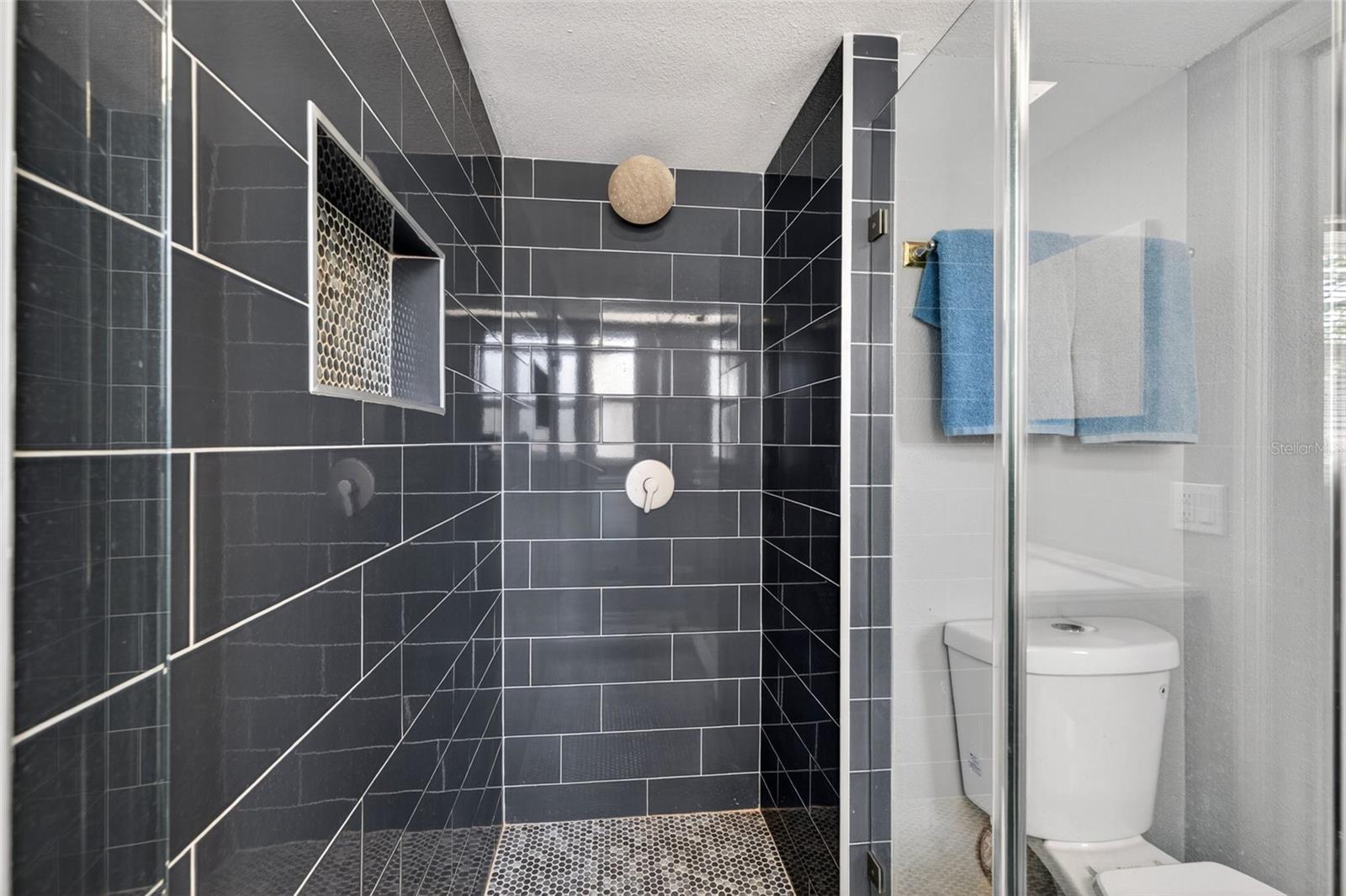 5810 VENETIAN BLVD NE, ST PETERSBURG, FL, 33703