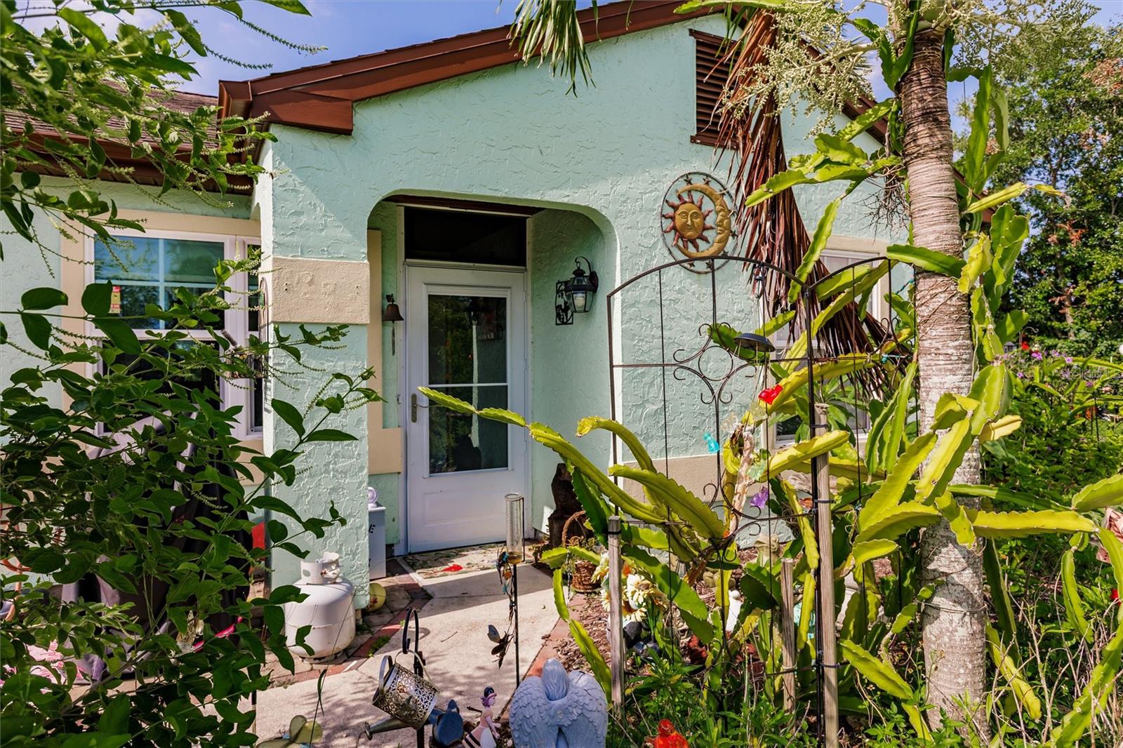 1244 E CORKTREE CIR, PORT CHARLOTTE, FL, 33952