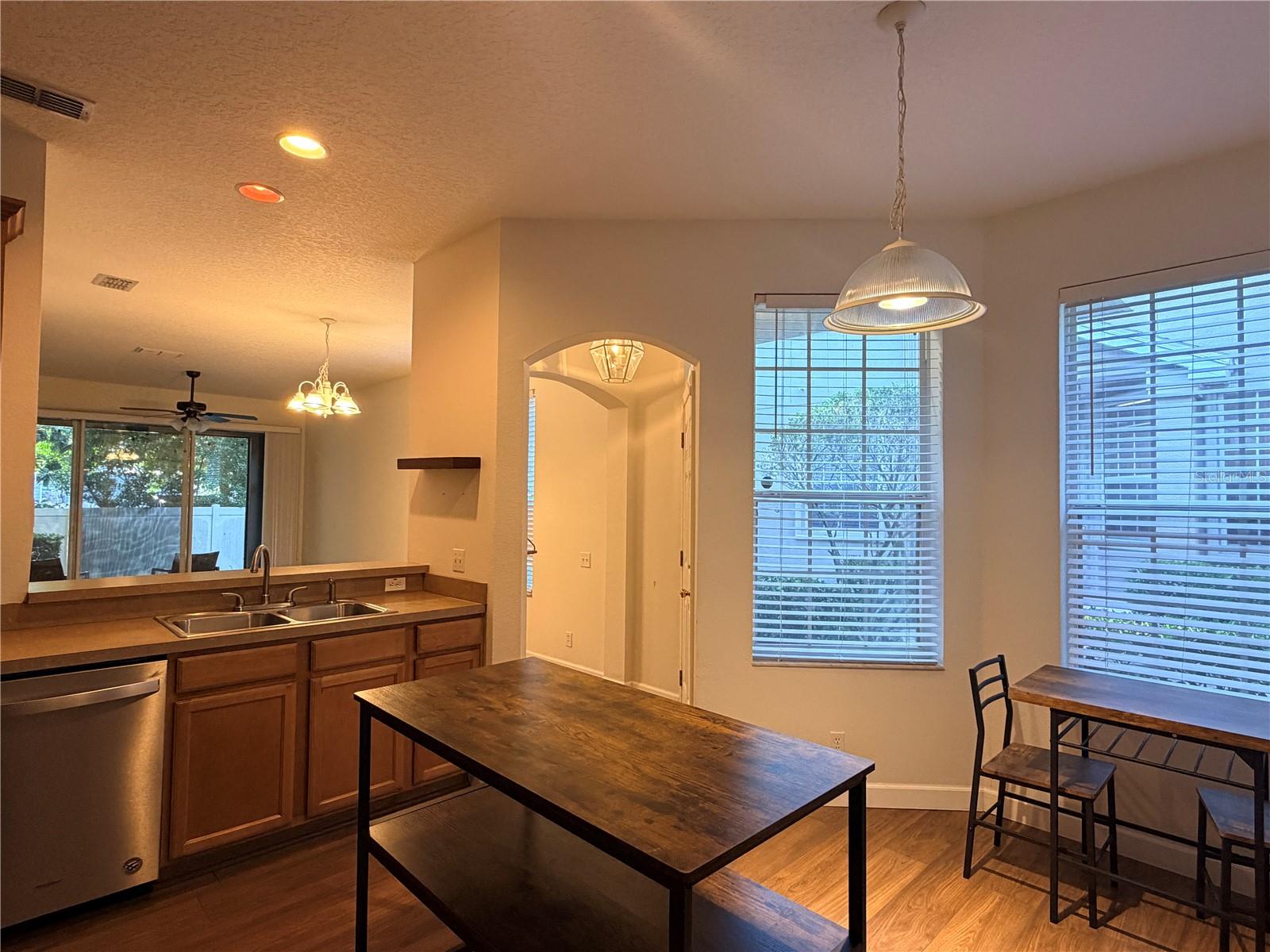 4212 BISMARCK PALM DR, TAMPA, FL, 33610
