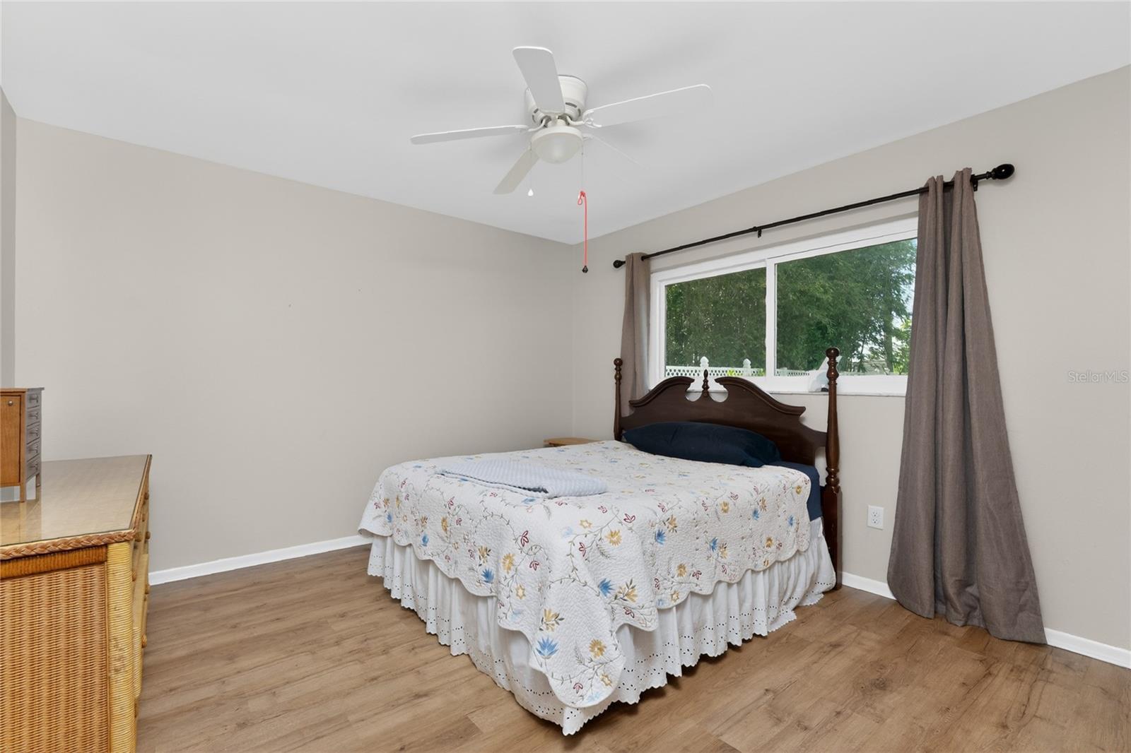 557 MAGNOLIA AVE NW, PORT CHARLOTTE, FL, 33952