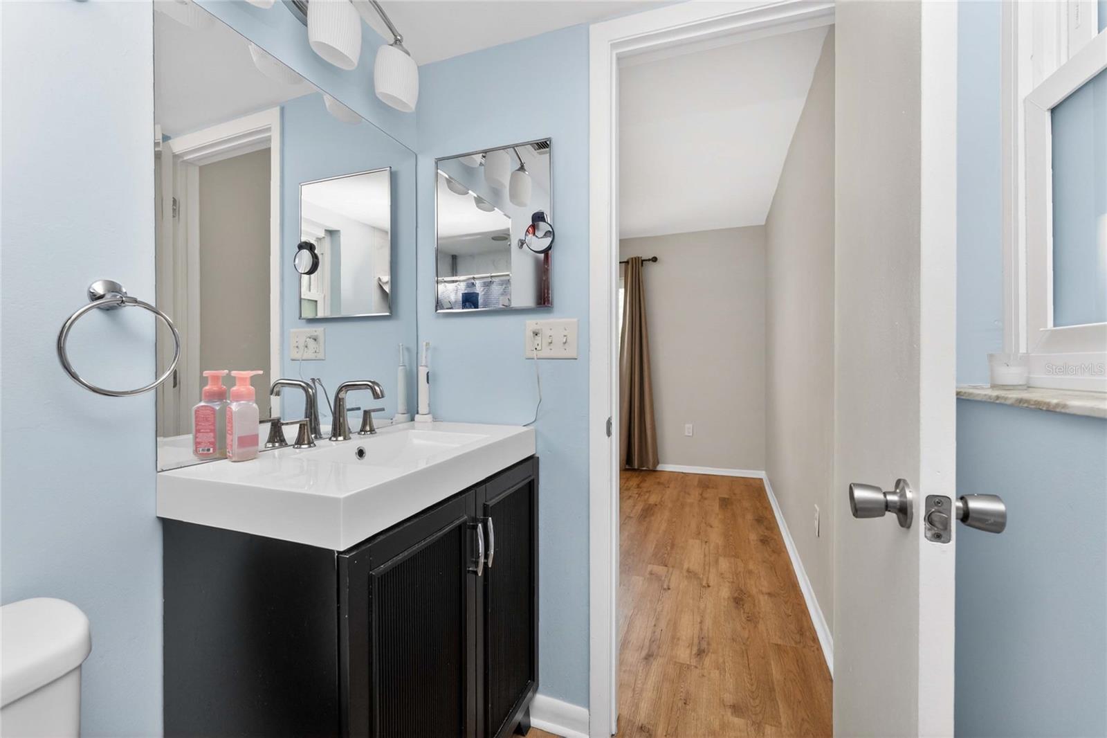 557 MAGNOLIA AVE NW, PORT CHARLOTTE, FL, 33952