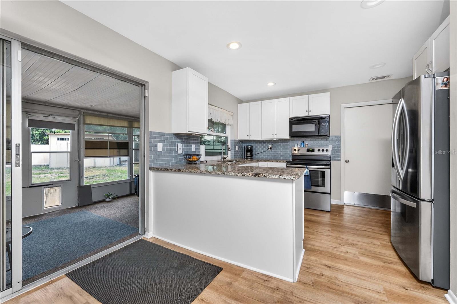 557 MAGNOLIA AVE NW, PORT CHARLOTTE, FL, 33952