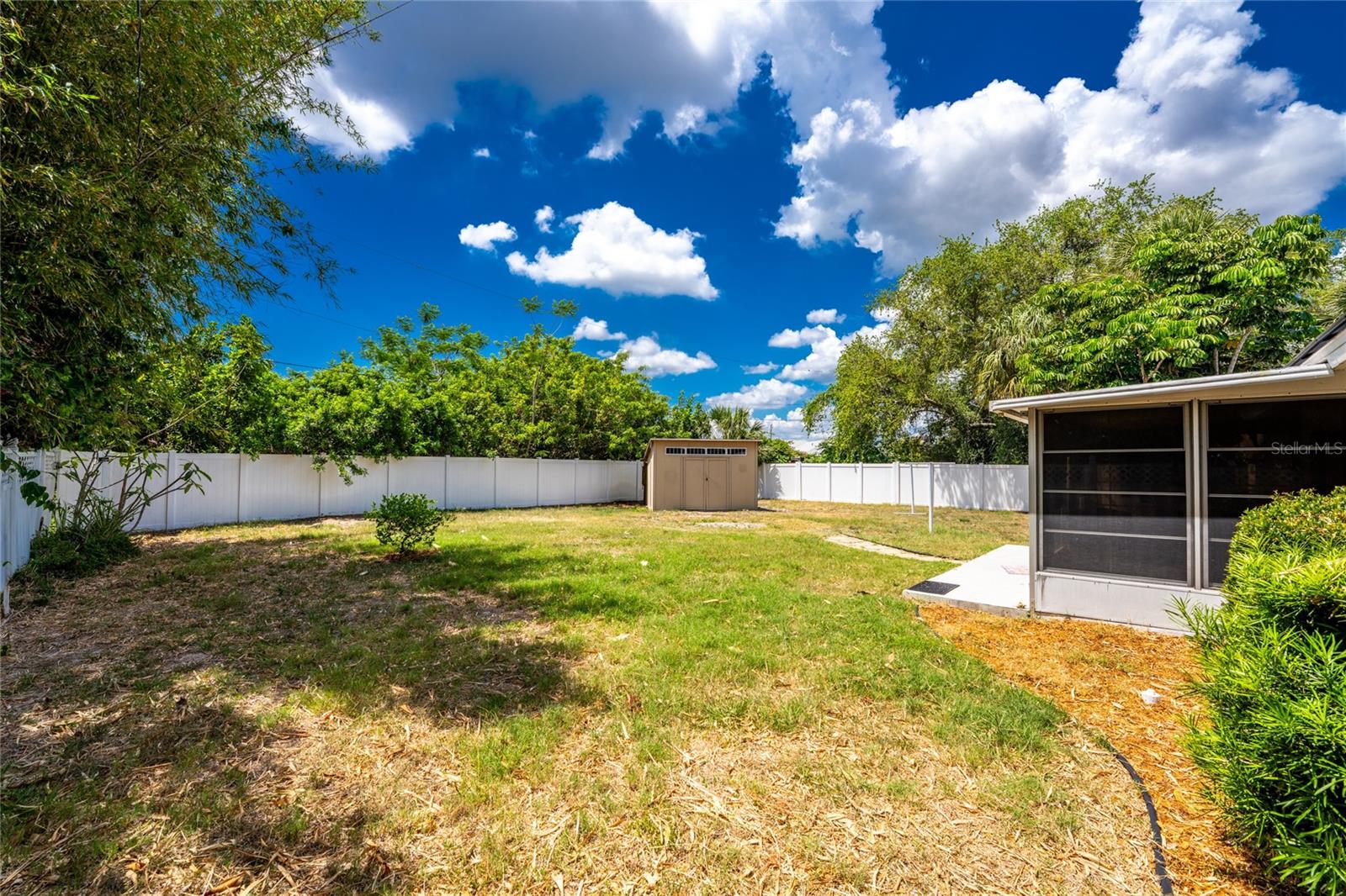 557 MAGNOLIA AVE NW, PORT CHARLOTTE, FL, 33952