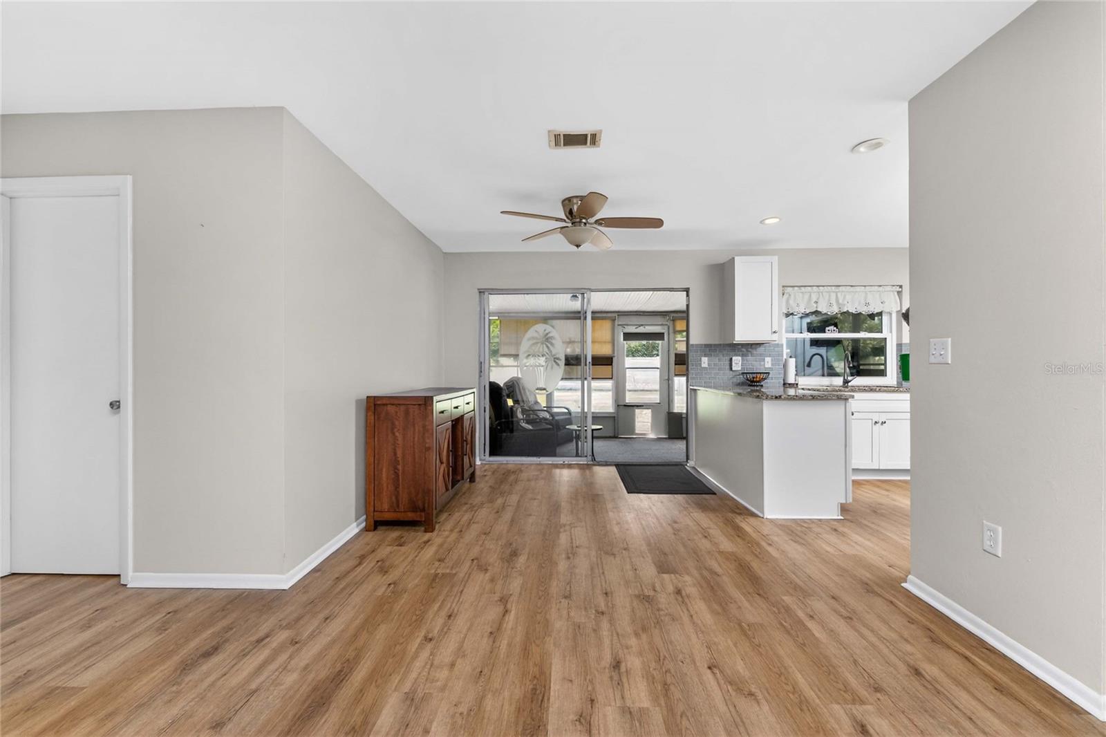 557 MAGNOLIA AVE NW, PORT CHARLOTTE, FL, 33952