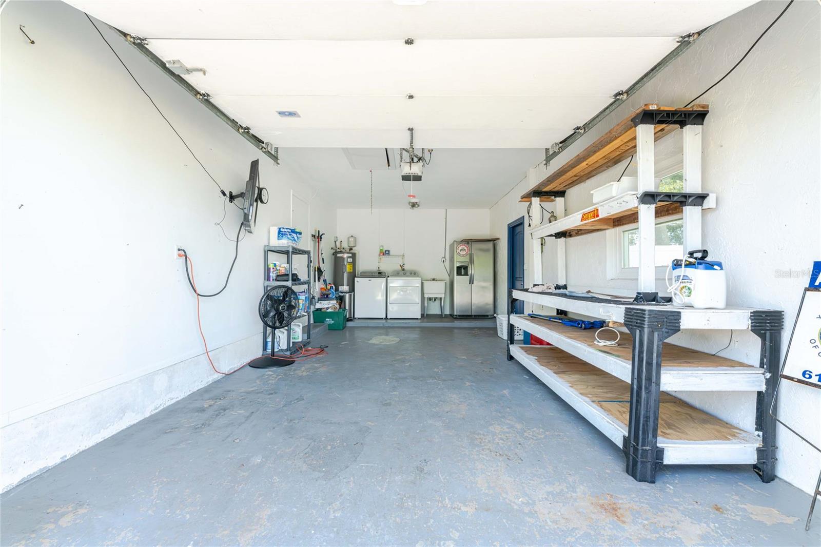 557 MAGNOLIA AVE NW, PORT CHARLOTTE, FL, 33952