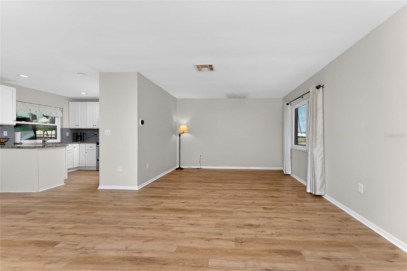 557 MAGNOLIA AVE NW, PORT CHARLOTTE, FL, 33952