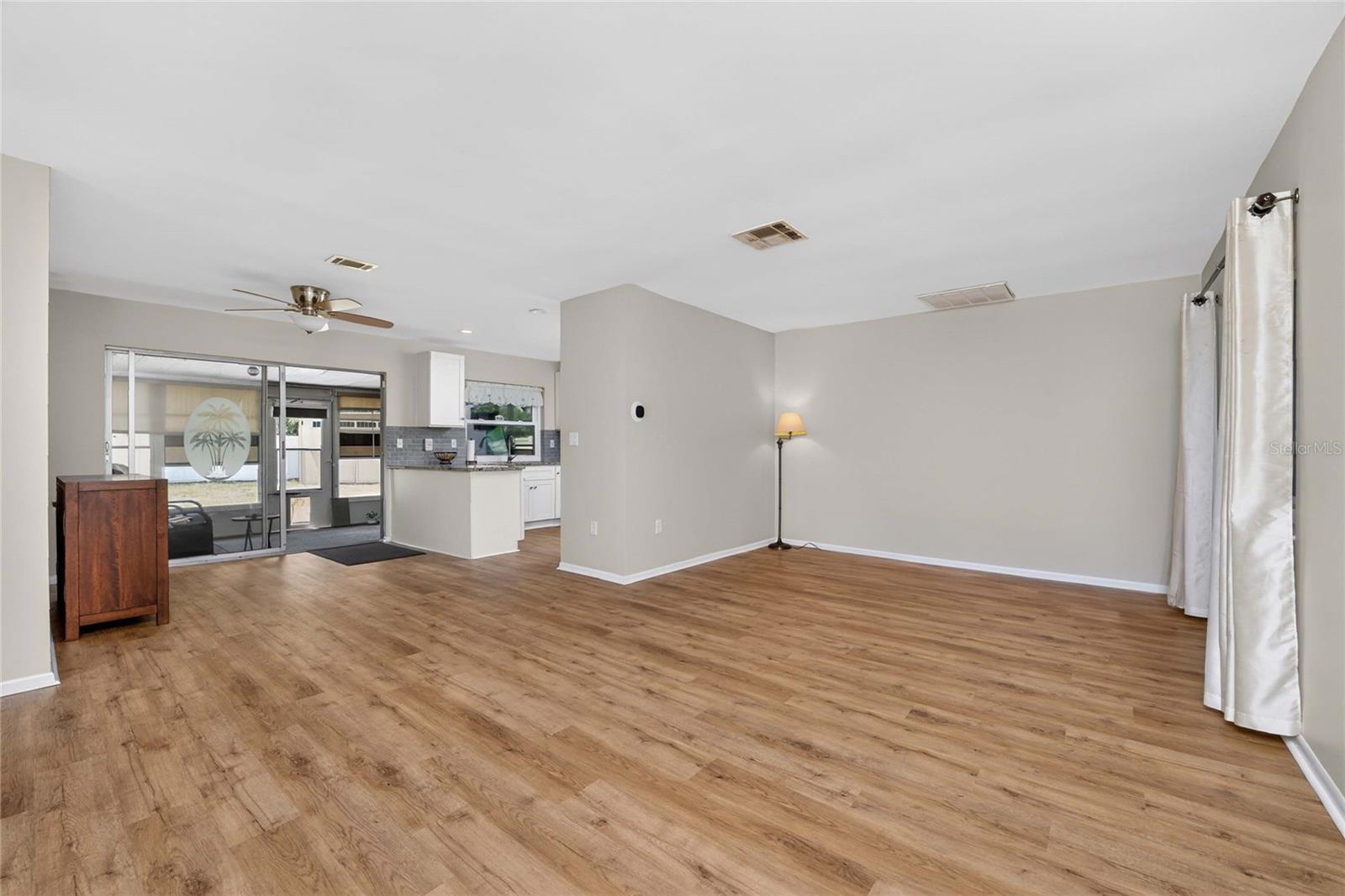 557 MAGNOLIA AVE NW, PORT CHARLOTTE, FL, 33952