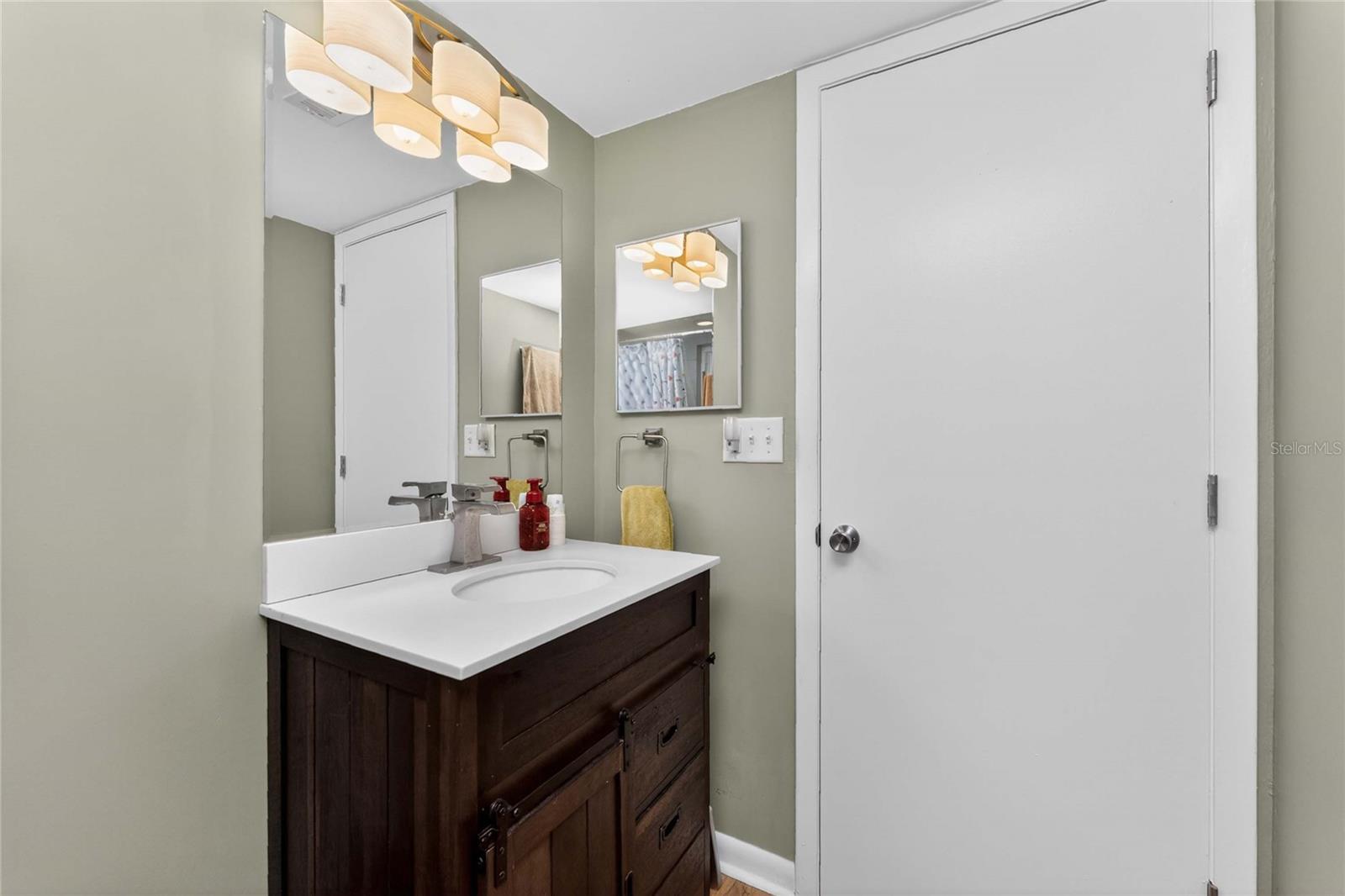 557 MAGNOLIA AVE NW, PORT CHARLOTTE, FL, 33952