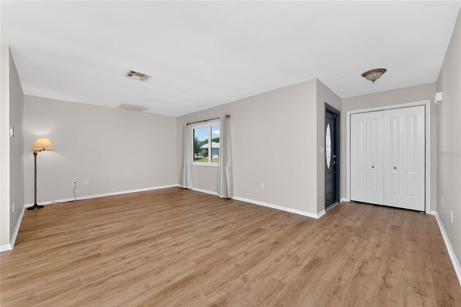 557 MAGNOLIA AVE NW, PORT CHARLOTTE, FL, 33952