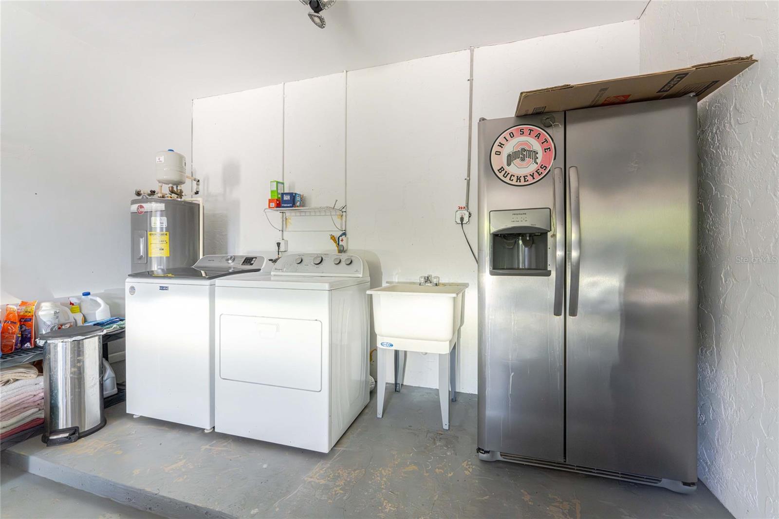 557 MAGNOLIA AVE NW, PORT CHARLOTTE, FL, 33952