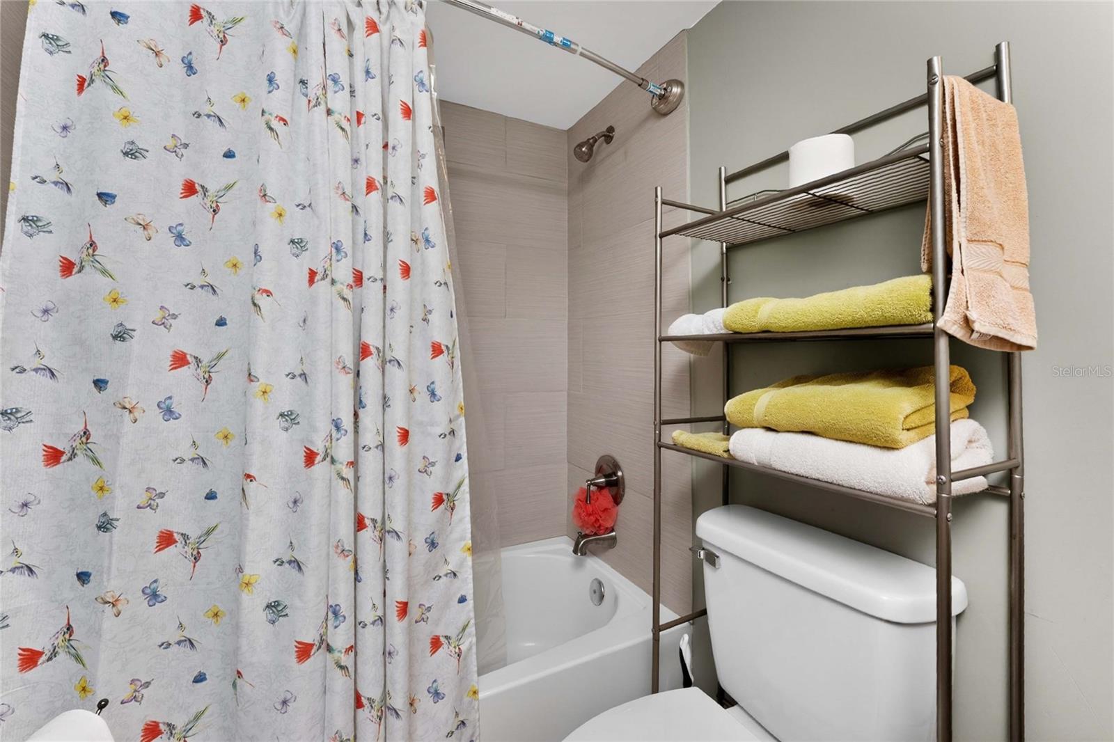 557 MAGNOLIA AVE NW, PORT CHARLOTTE, FL, 33952