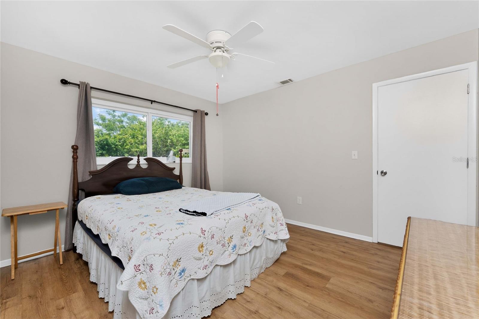 557 MAGNOLIA AVE NW, PORT CHARLOTTE, FL, 33952