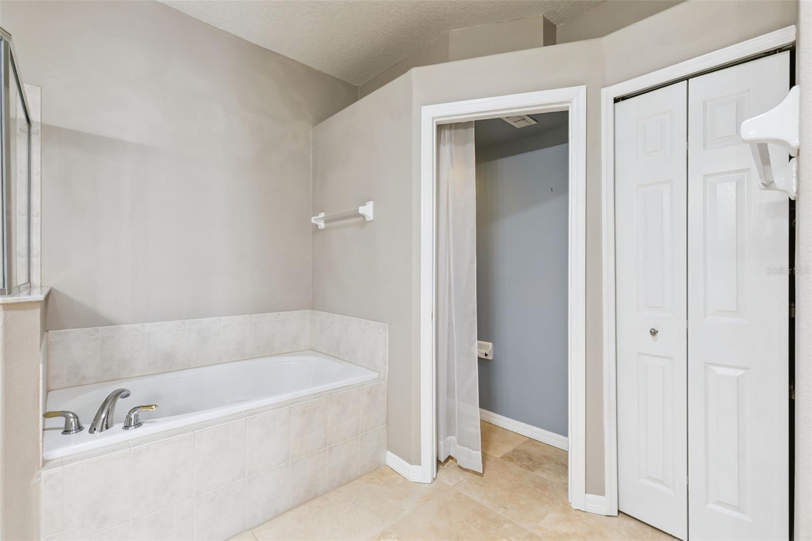 237 STRATHMORE CIR, KISSIMMEE, FL, 34744