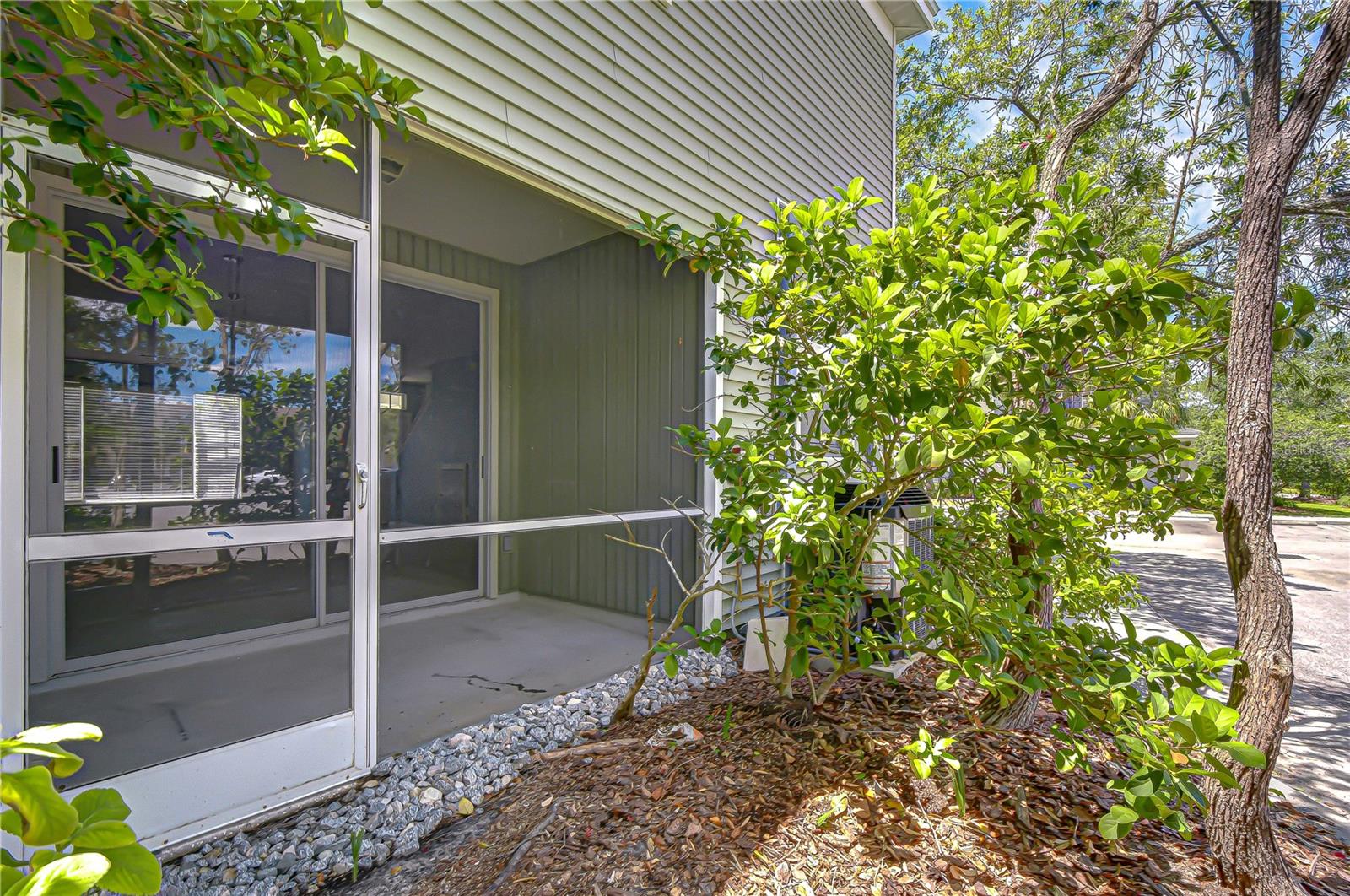12473 COUNTRY WHITE CIR, TAMPA, FL, 33635