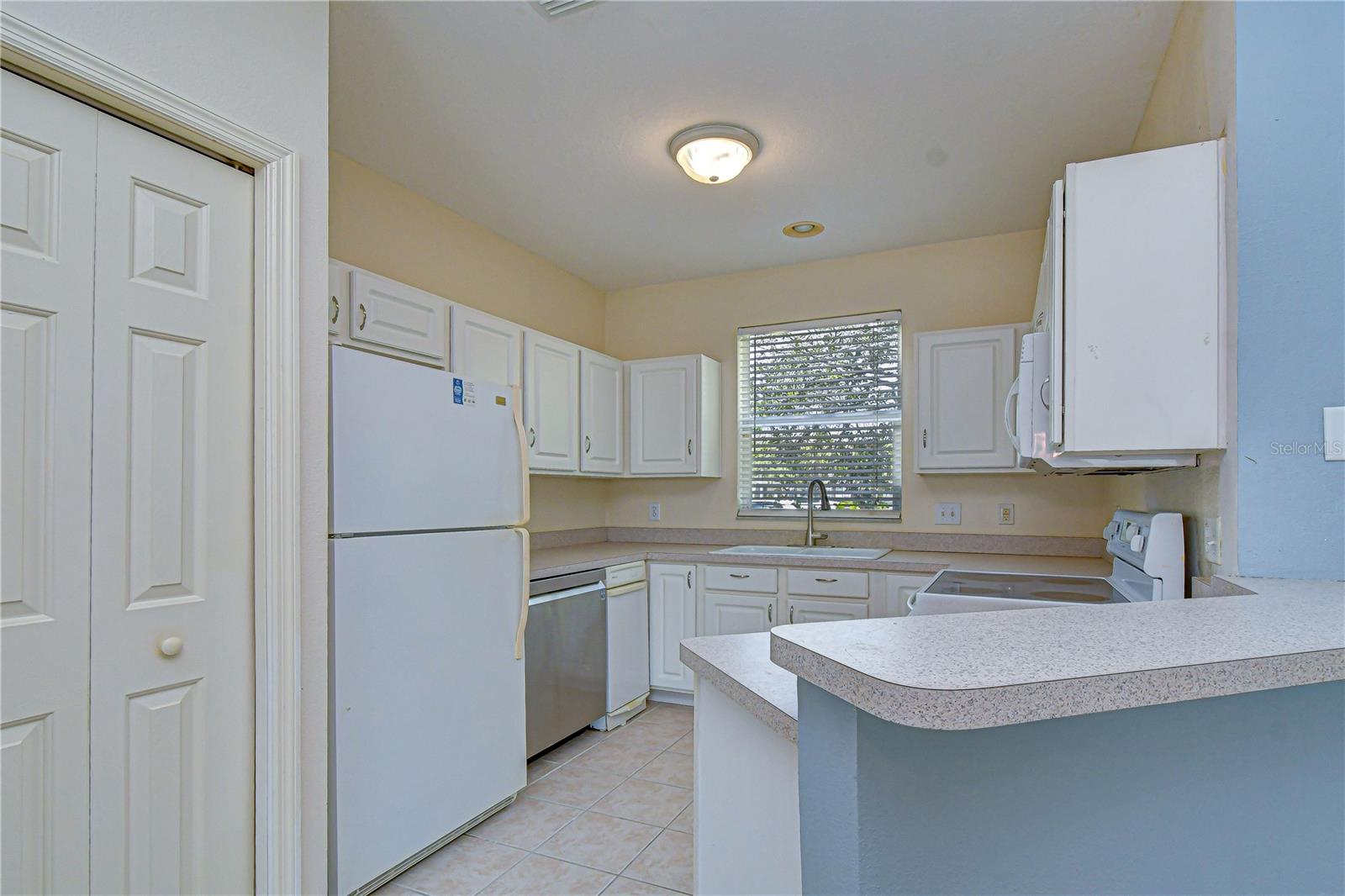12473 COUNTRY WHITE CIR, TAMPA, FL, 33635