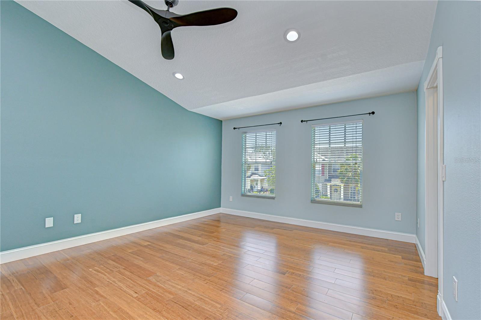 12473 COUNTRY WHITE CIR, TAMPA, FL, 33635