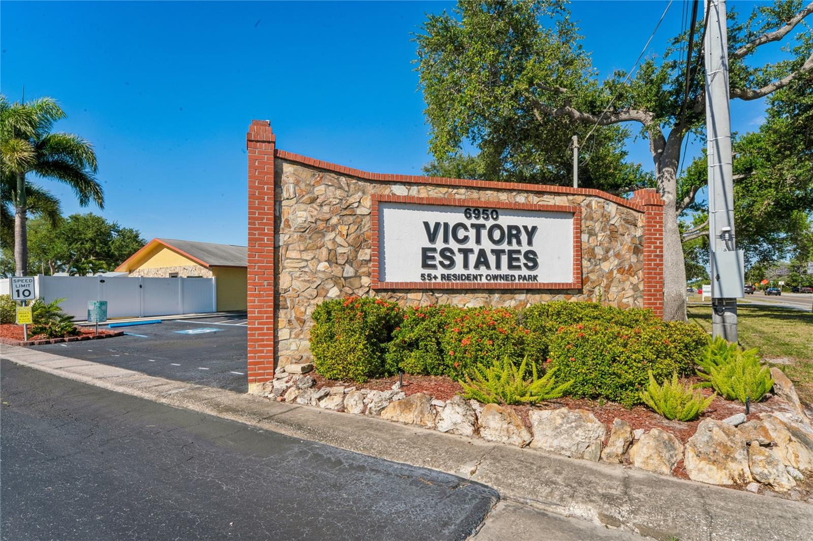 6950 46TH AVE N #1, ST PETERSBURG, FL, 33709