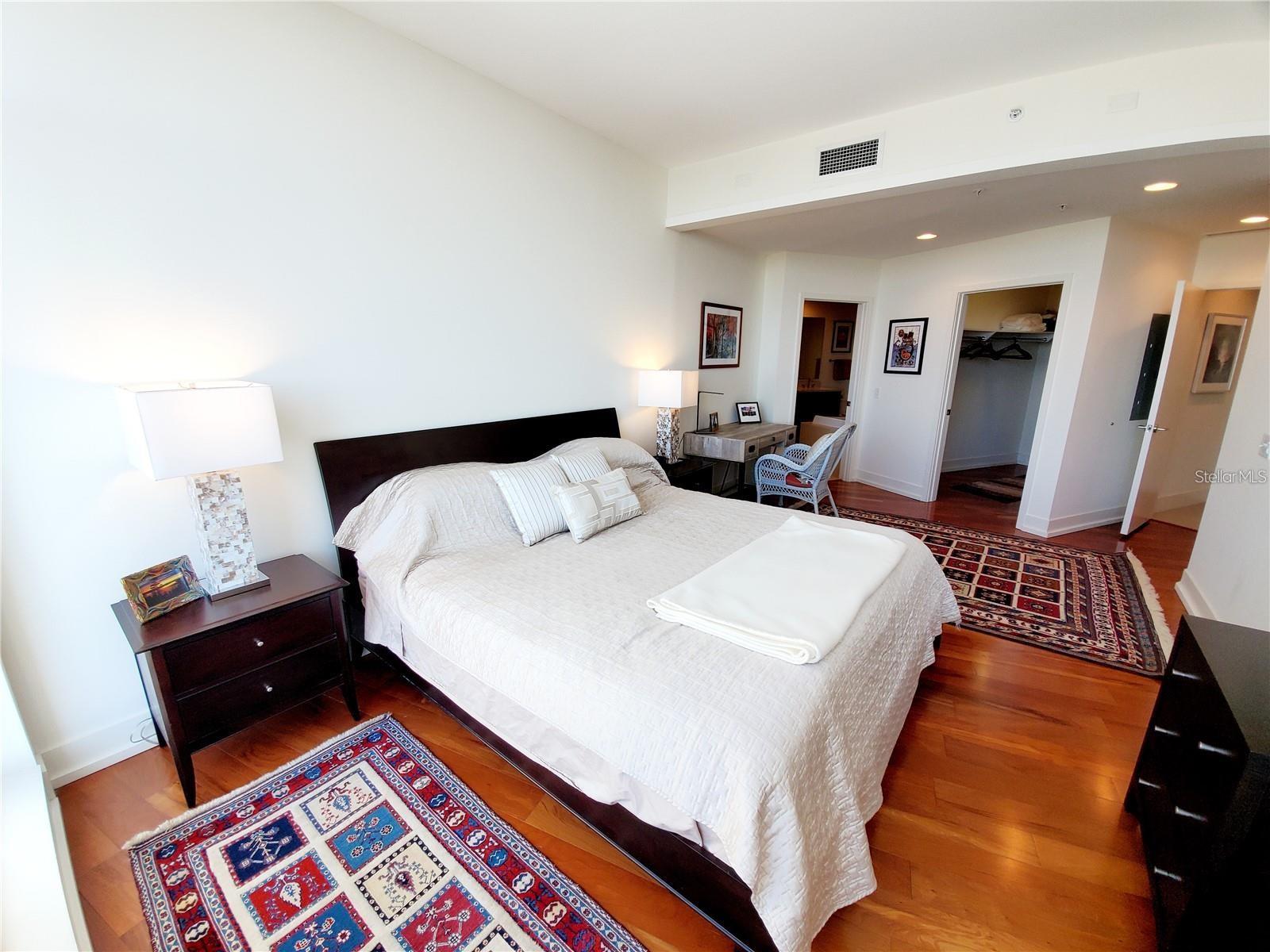 175 1ST ST S #2006, ST PETERSBURG, FL, 33701