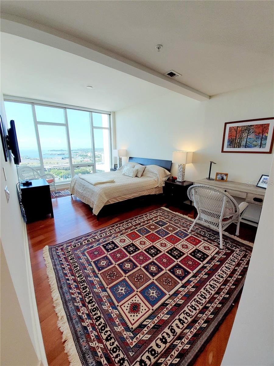 175 1ST ST S #2006, ST PETERSBURG, FL, 33701