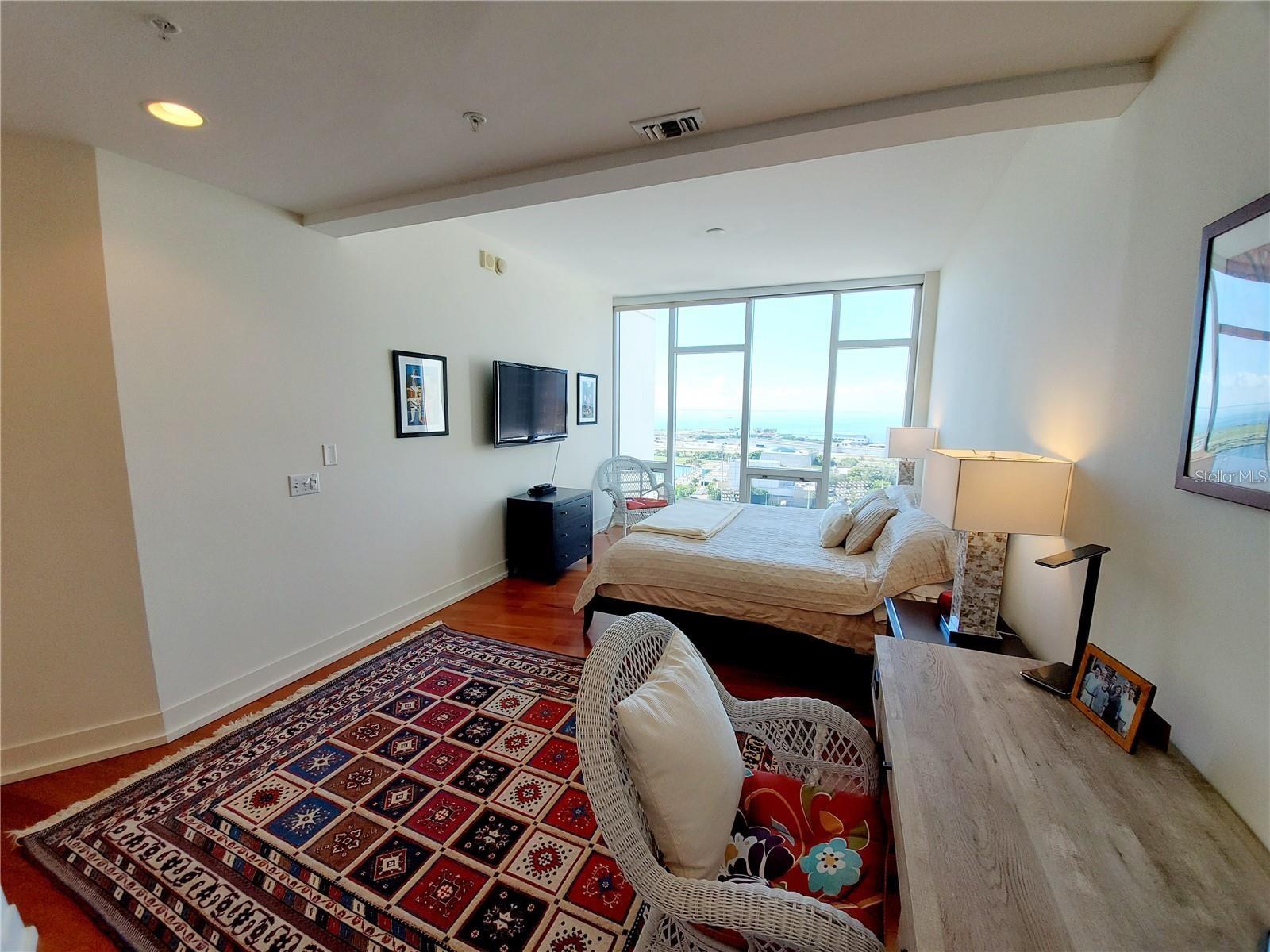 175 1ST ST S #2006, ST PETERSBURG, FL, 33701