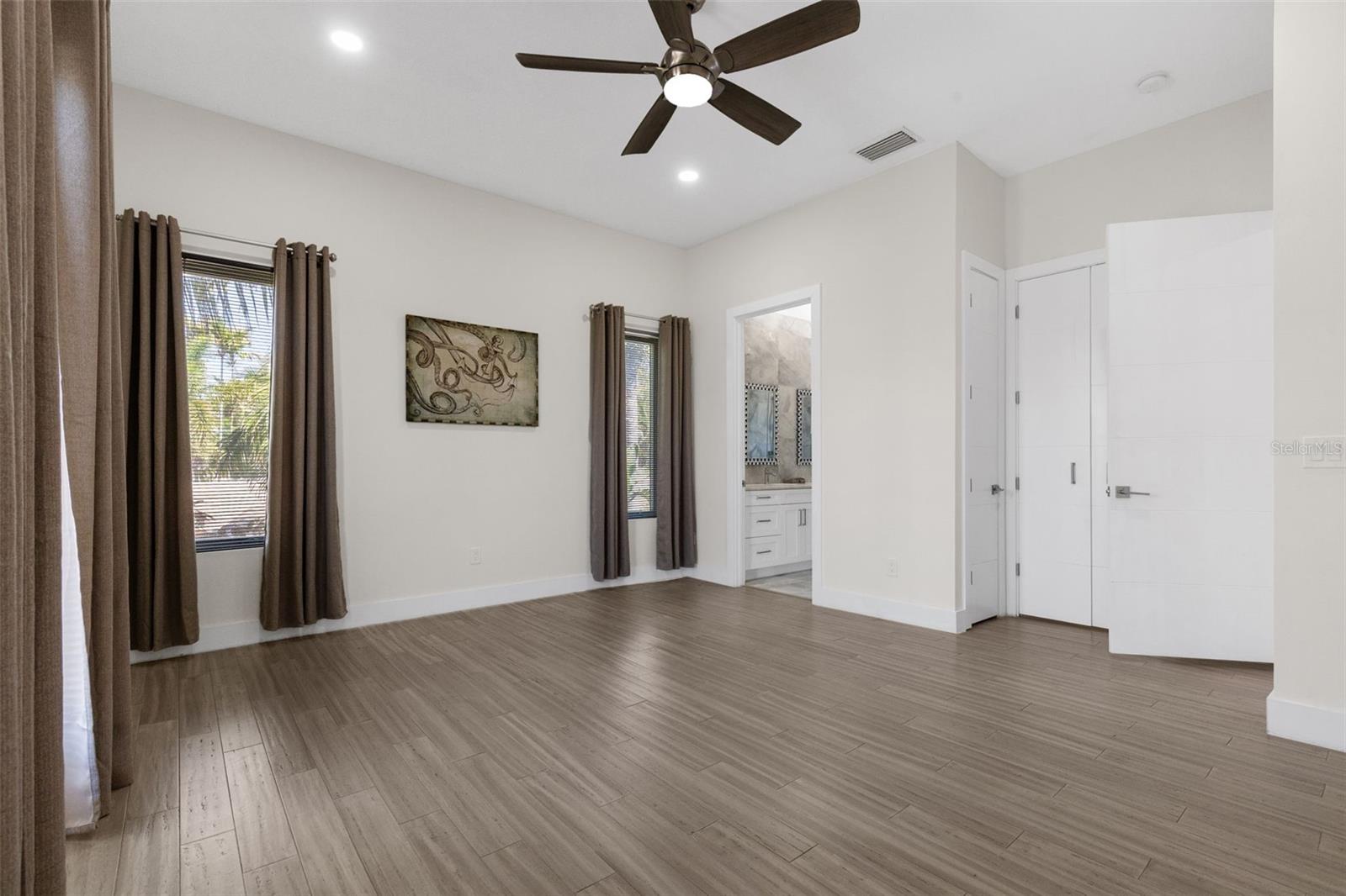 3835 SHORE ACRES BLVD NE, ST PETERSBURG, FL, 33703