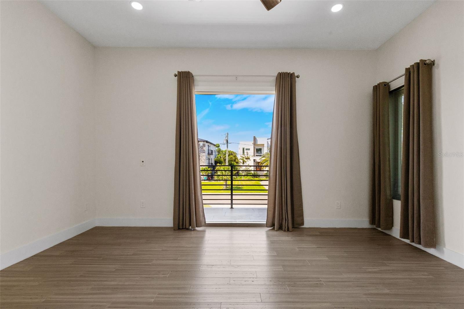 3835 SHORE ACRES BLVD NE, ST PETERSBURG, FL, 33703