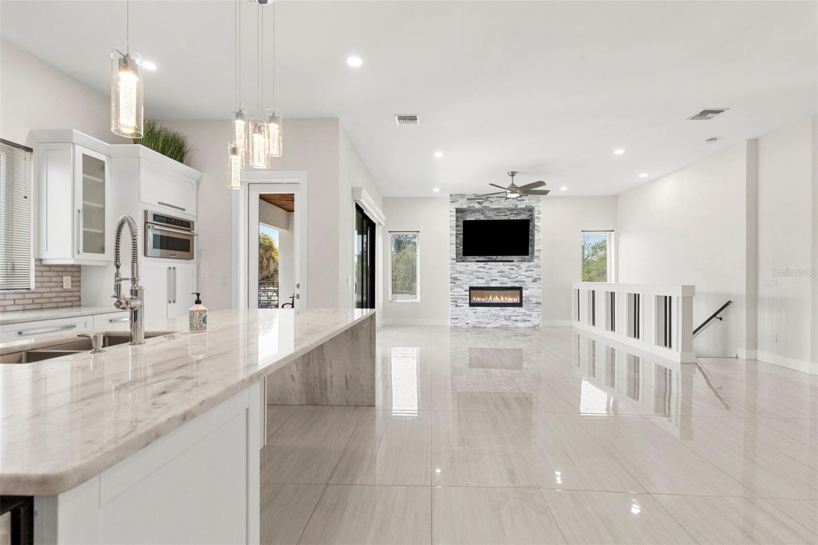 3835 SHORE ACRES BLVD NE, ST PETERSBURG, FL, 33703