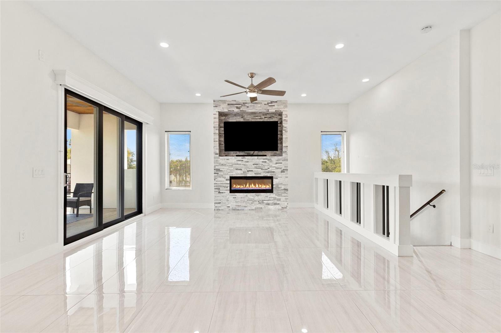 3835 SHORE ACRES BLVD NE, ST PETERSBURG, FL, 33703