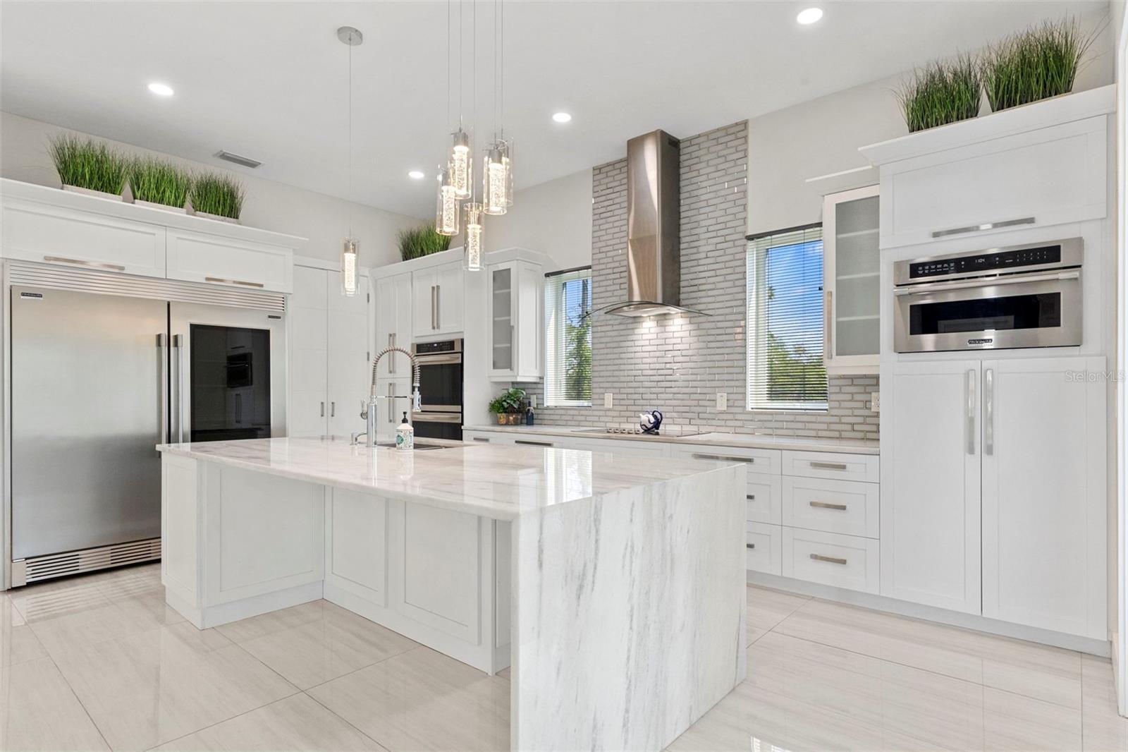 3835 SHORE ACRES BLVD NE, ST PETERSBURG, FL, 33703