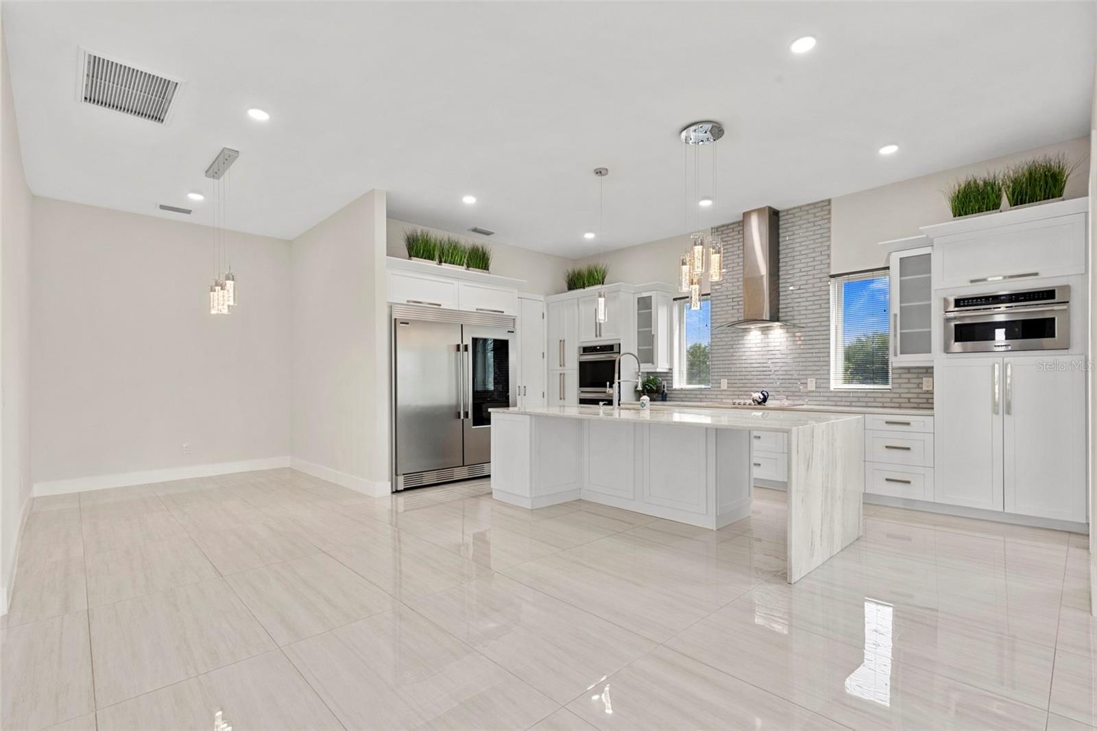 3835 SHORE ACRES BLVD NE, ST PETERSBURG, FL, 33703