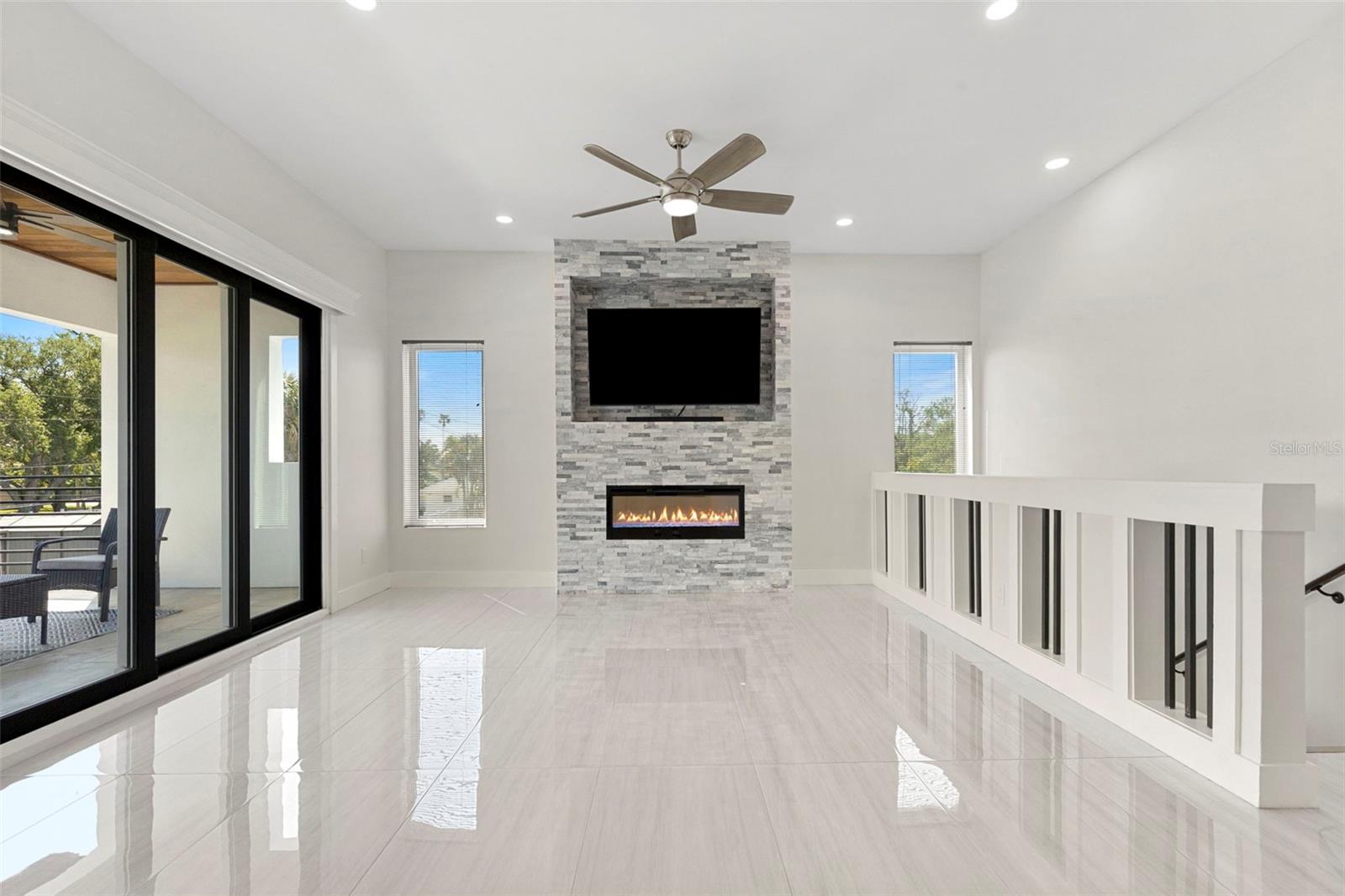 3835 SHORE ACRES BLVD NE, ST PETERSBURG, FL, 33703