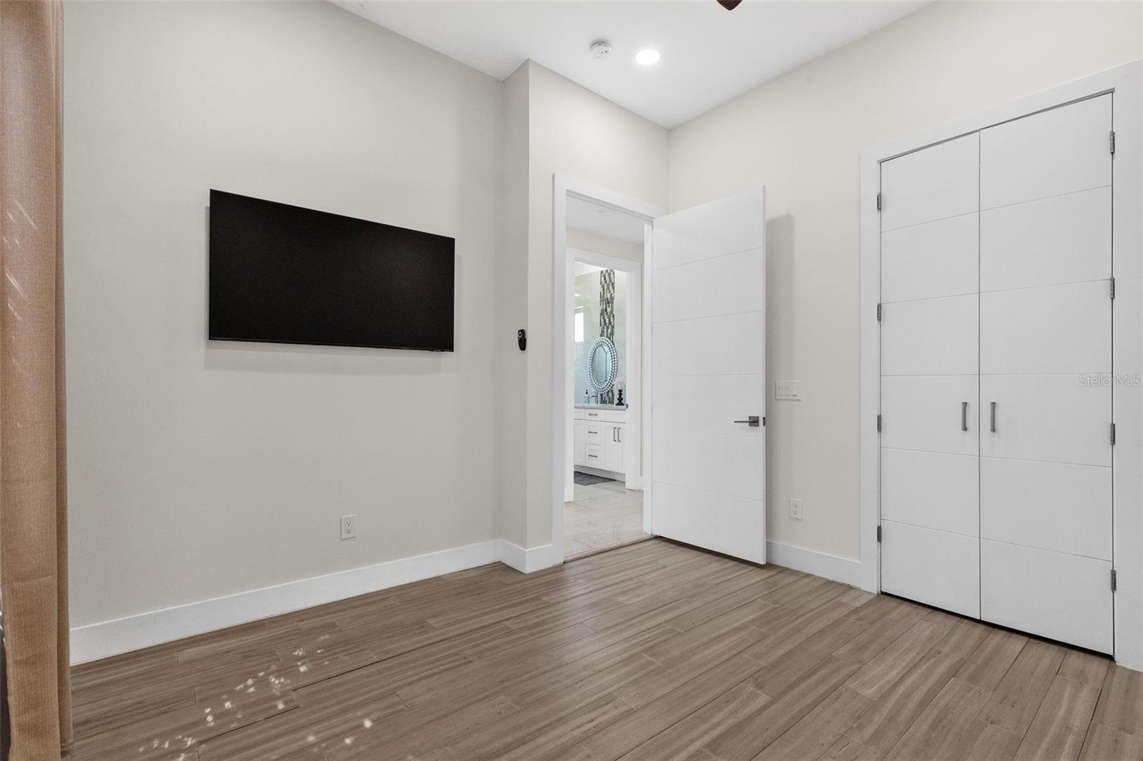 3835 SHORE ACRES BLVD NE, ST PETERSBURG, FL, 33703