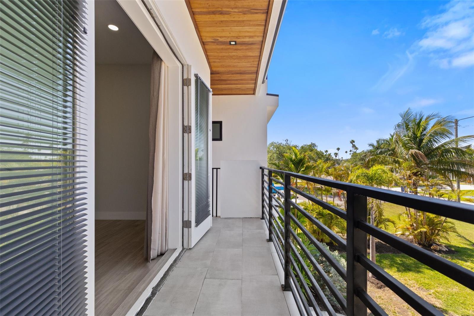 3835 SHORE ACRES BLVD NE, ST PETERSBURG, FL, 33703