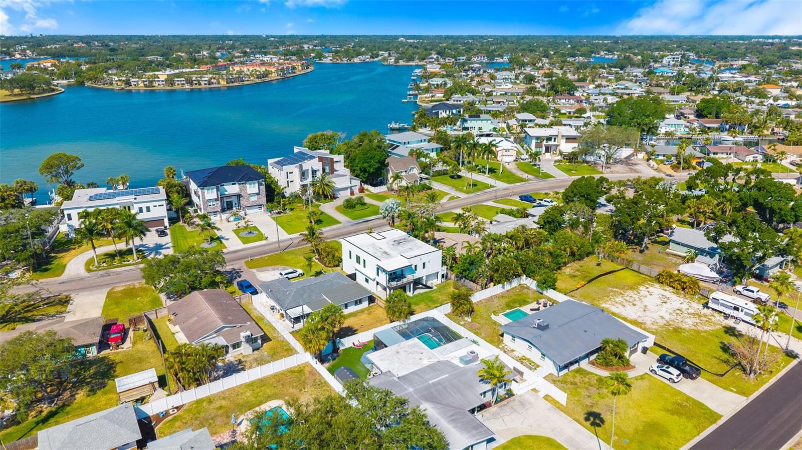 3835 SHORE ACRES BLVD NE, ST PETERSBURG, FL, 33703